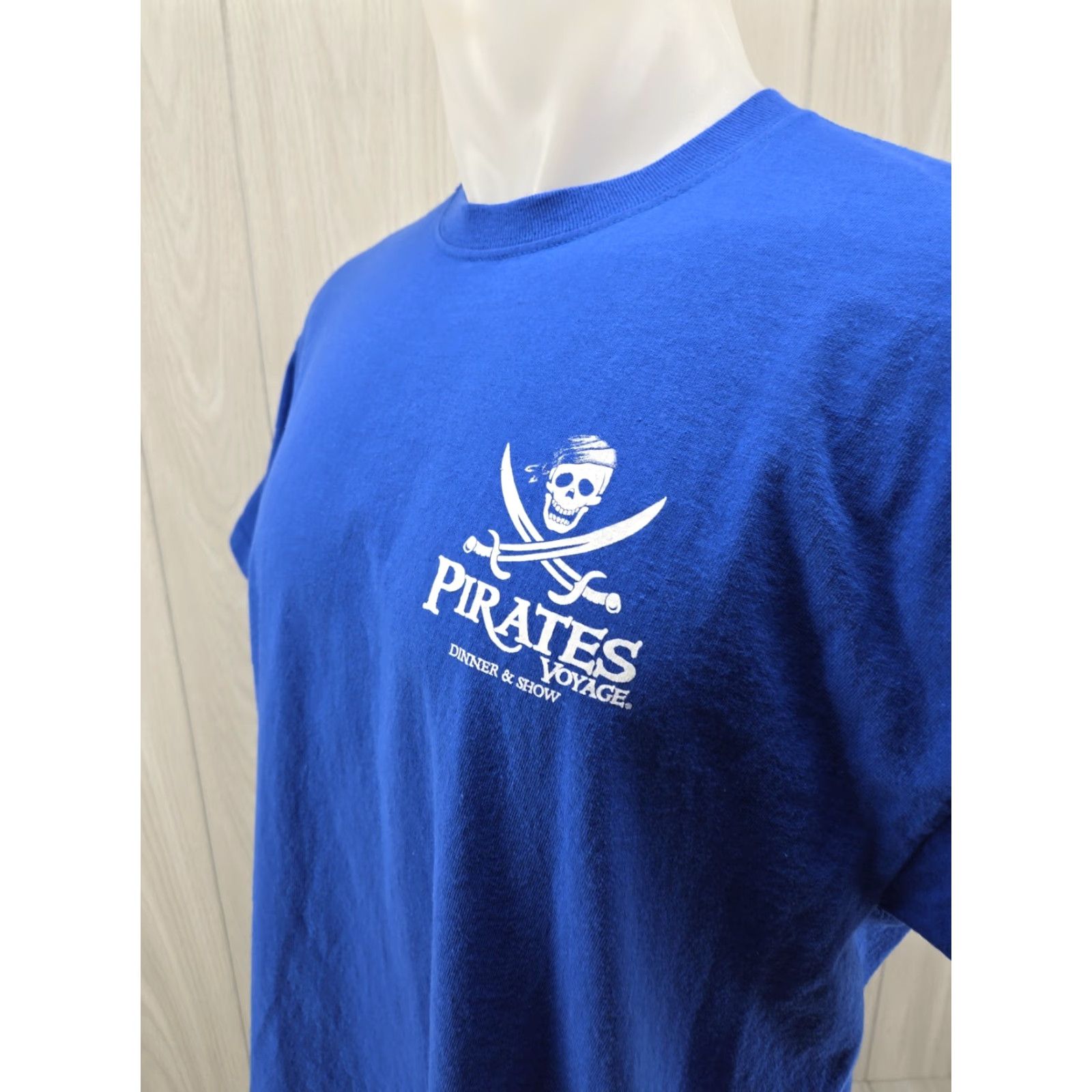 Gildan VINTAGE Pirates Voyage Dinner And Show T Shirt XL Blue Unisex Adults 2016 Gatlinburg Pigeon Forge Mens Womens Size US XL / EU 56 / 4 - 5 Thumbnail