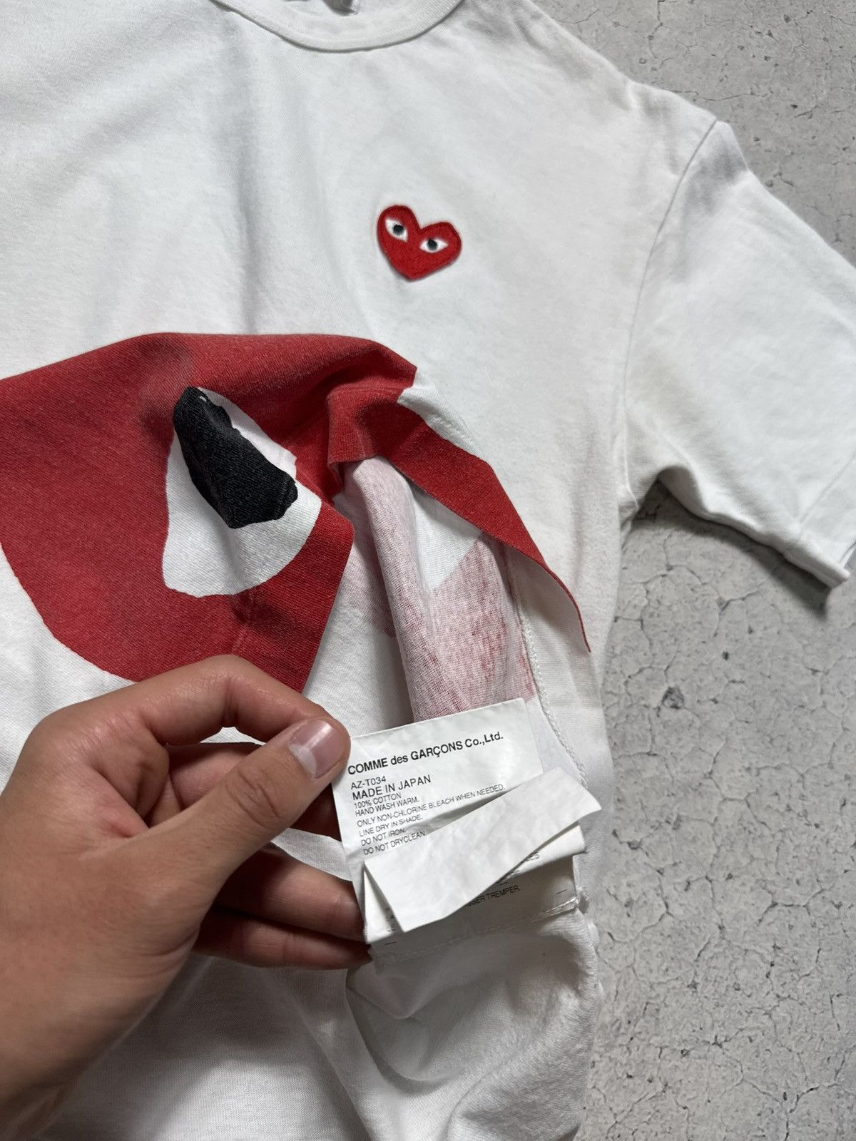Comme des Garcons PLAY Play Comme des Garcons CDG Luxury T-Shirt Big Logo Size US M / EU 48-50 / 2 - 10 Thumbnail