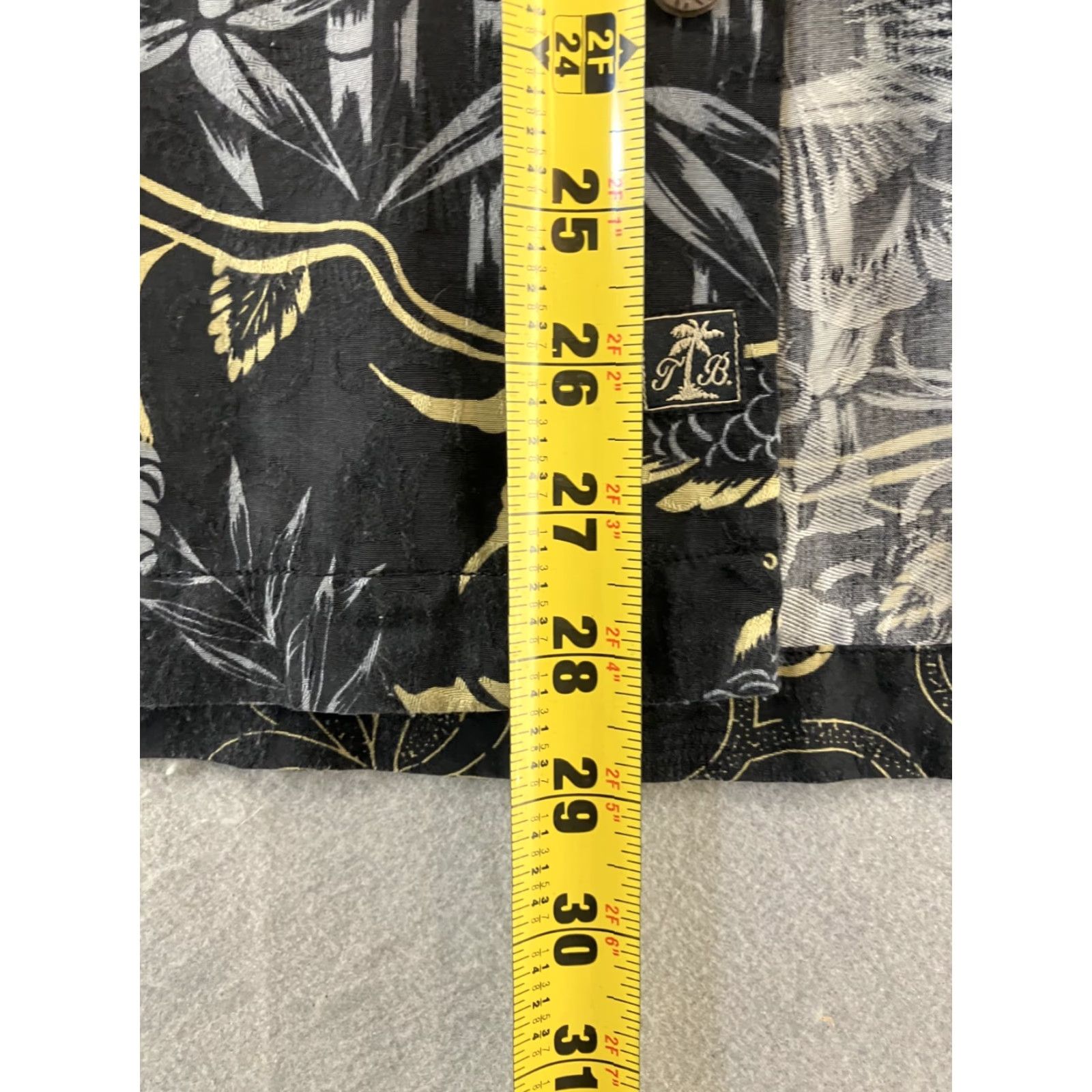 Tommy Bahama Tommy Bahama Hawaiian Shirt Mens L Fish Palm Trees Size US L / EU 52-54 / 3 - 5 Thumbnail