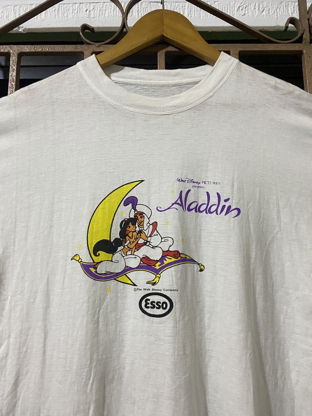 Vintage 90s Walt Disney Aladdin Esso Novelty Tee Size US M / EU 48-50 / 2 - 2 Thumbnail