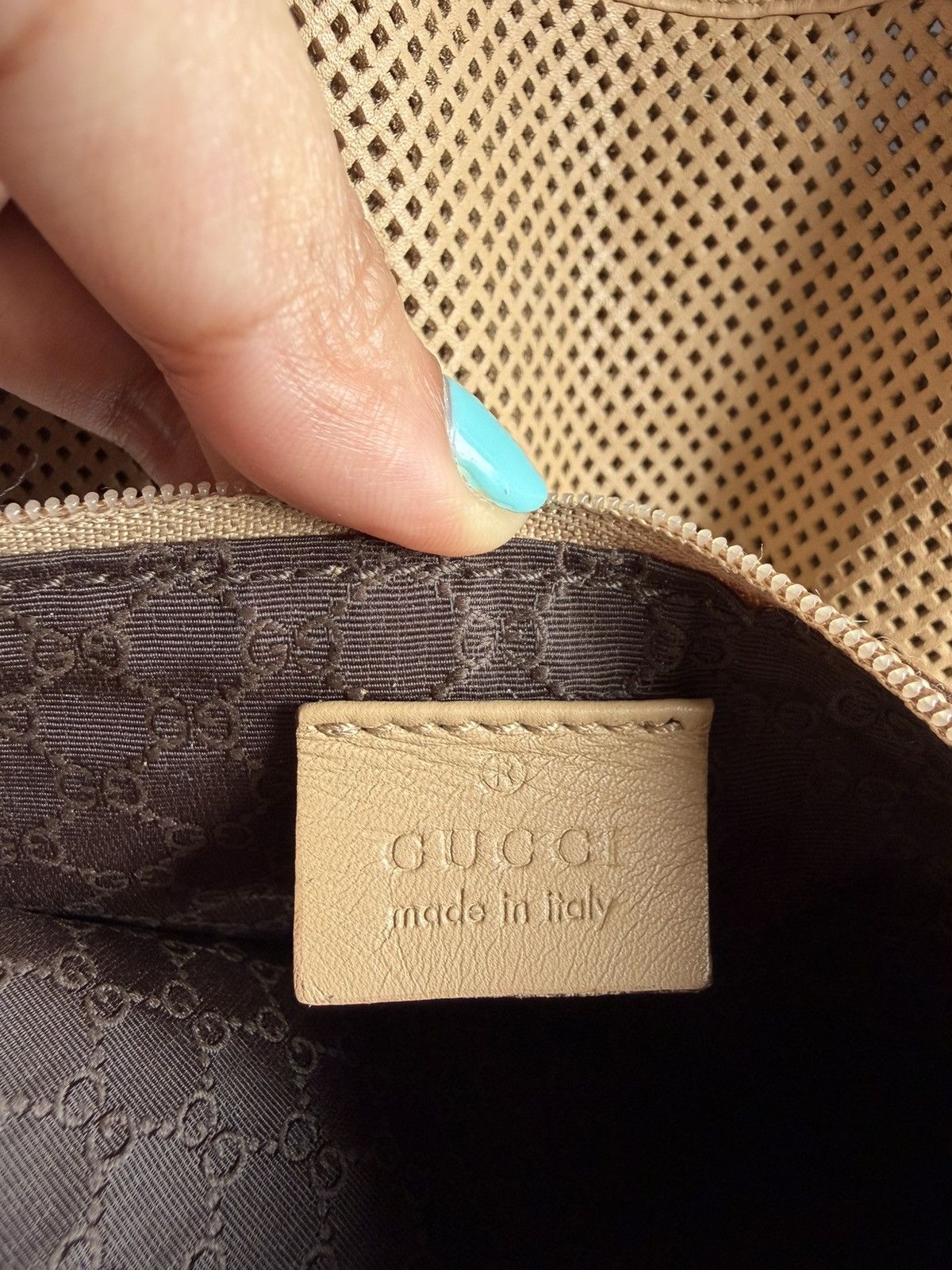 Gucci Authentic GUCCI Jackie Bardot Tan Hobo Perforated Leather Size ONE SIZE - 19 Thumbnail