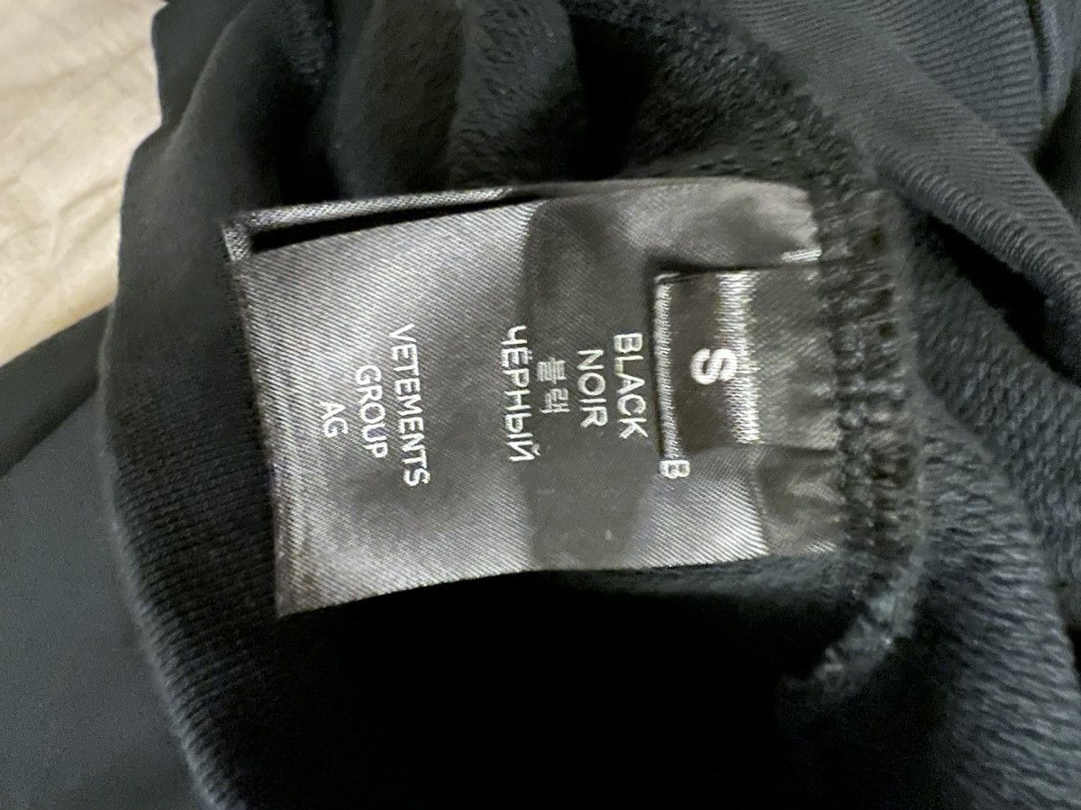 Vetements Vetments “Hello my name is vetments ” hoodie in black Size US S / EU 44-46 / 1 - 5 Thumbnail