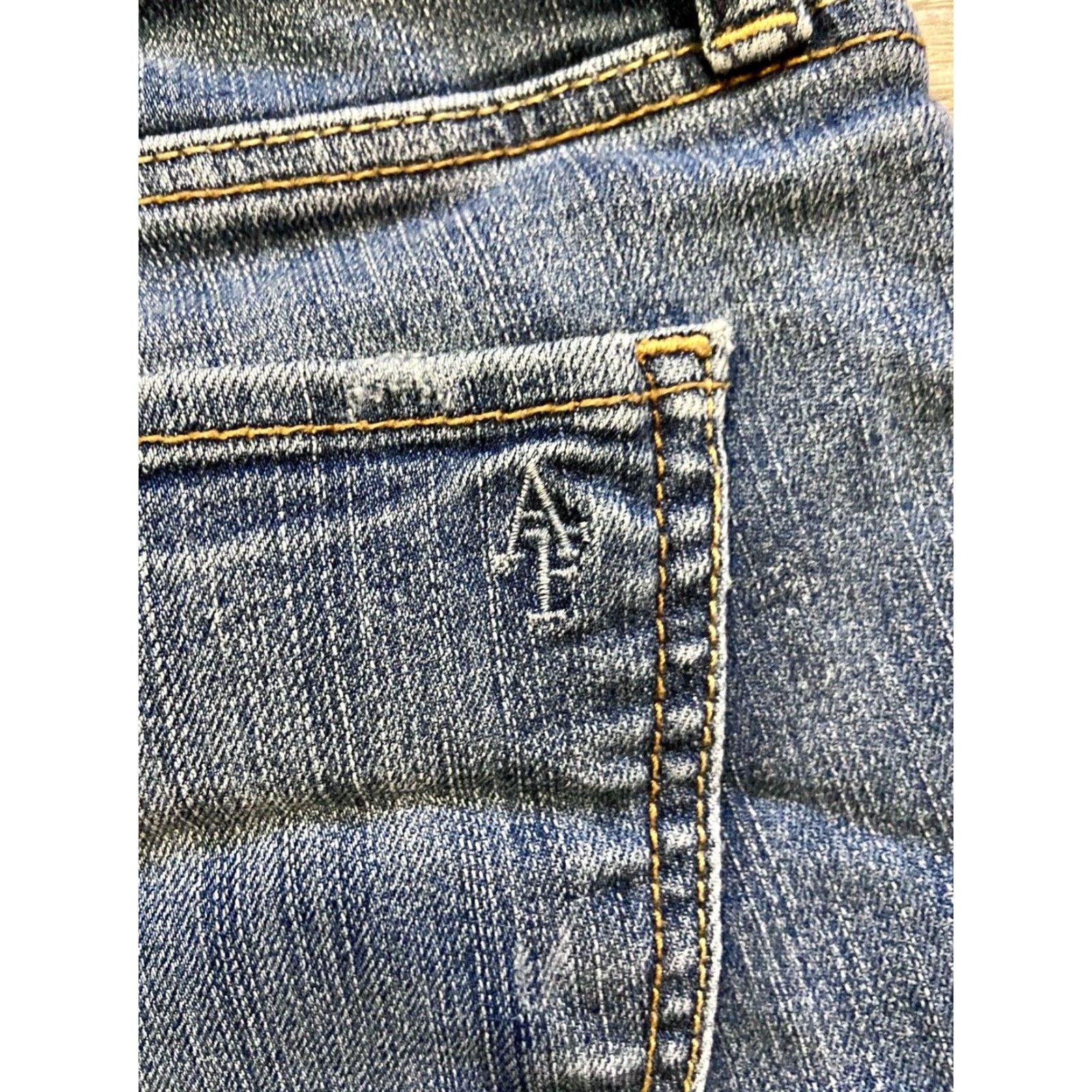 Abercrombie & Fitch Abercrombie & Fitch Women's Jean Cutoff Shorts 26 Blue Denim Casual 2000s Size 26" / US 2 / IT 38 - 7 Thumbnail