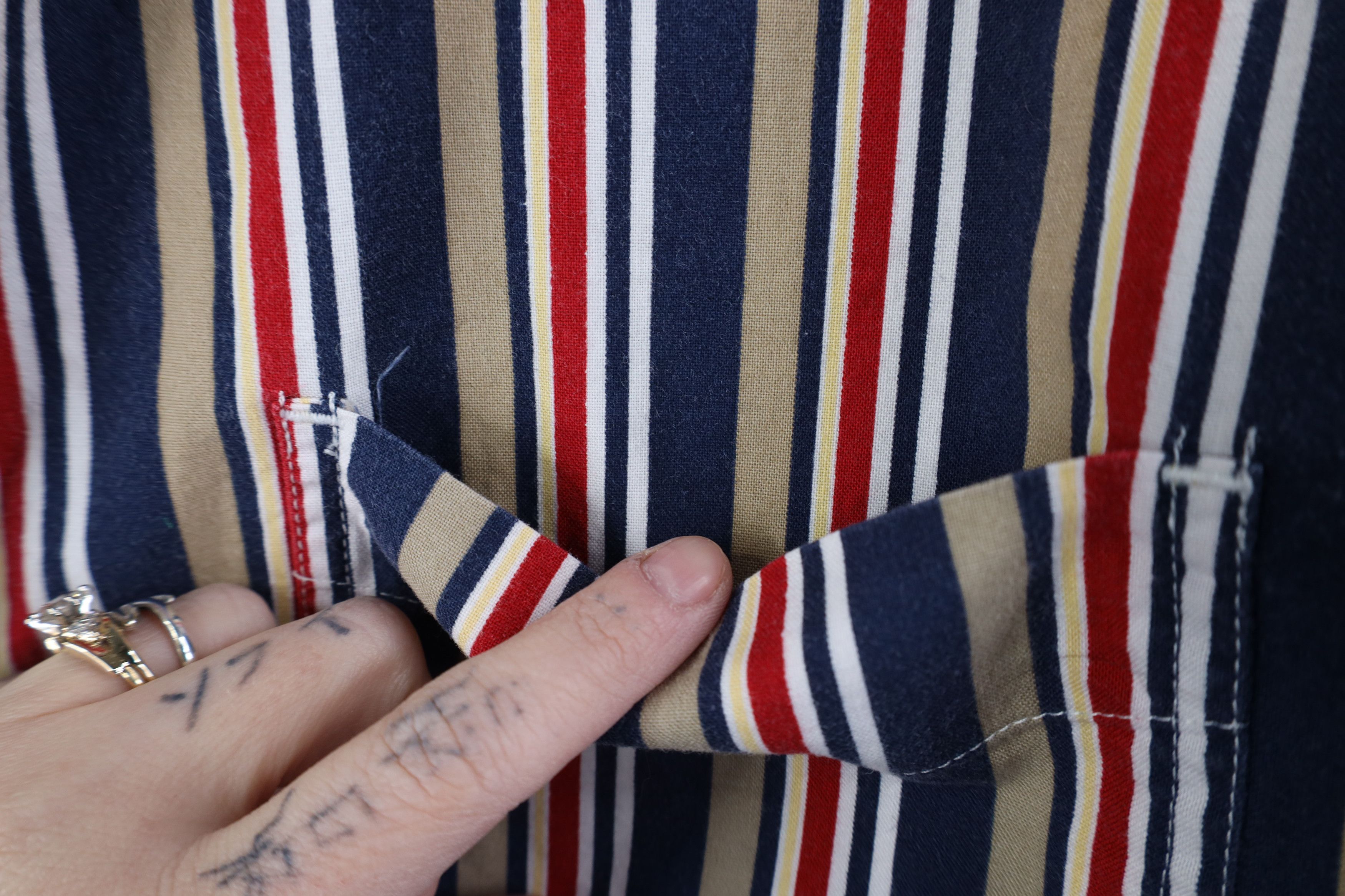 Vintage Vintage 90s Streetwear Short Sleeve Button Down Shirt Size US L / EU 52-54 / 3 - 6 Thumbnail