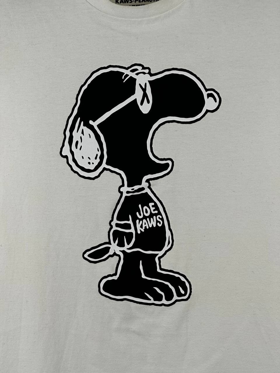Uniqlo Uniqlo x KAWS Peanuts Snoopy Rare White T Shirt M Size US M / EU 48-50 / 2 - 4 Thumbnail