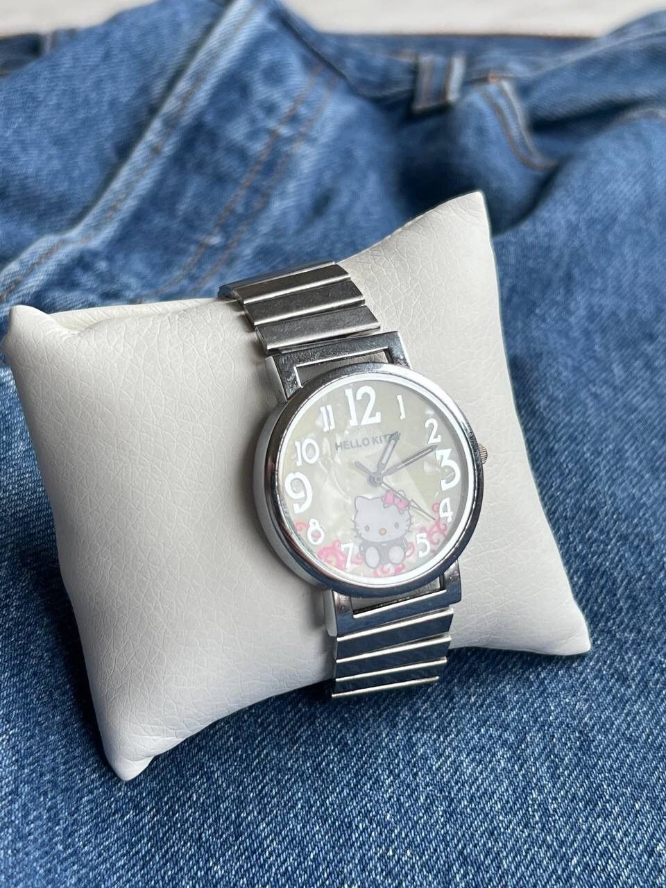 Japanese Brand × Vintage Vintage Japanese style Hello Kitty Watch Futuristic Steel Size ONE SIZE - 2 Thumbnail