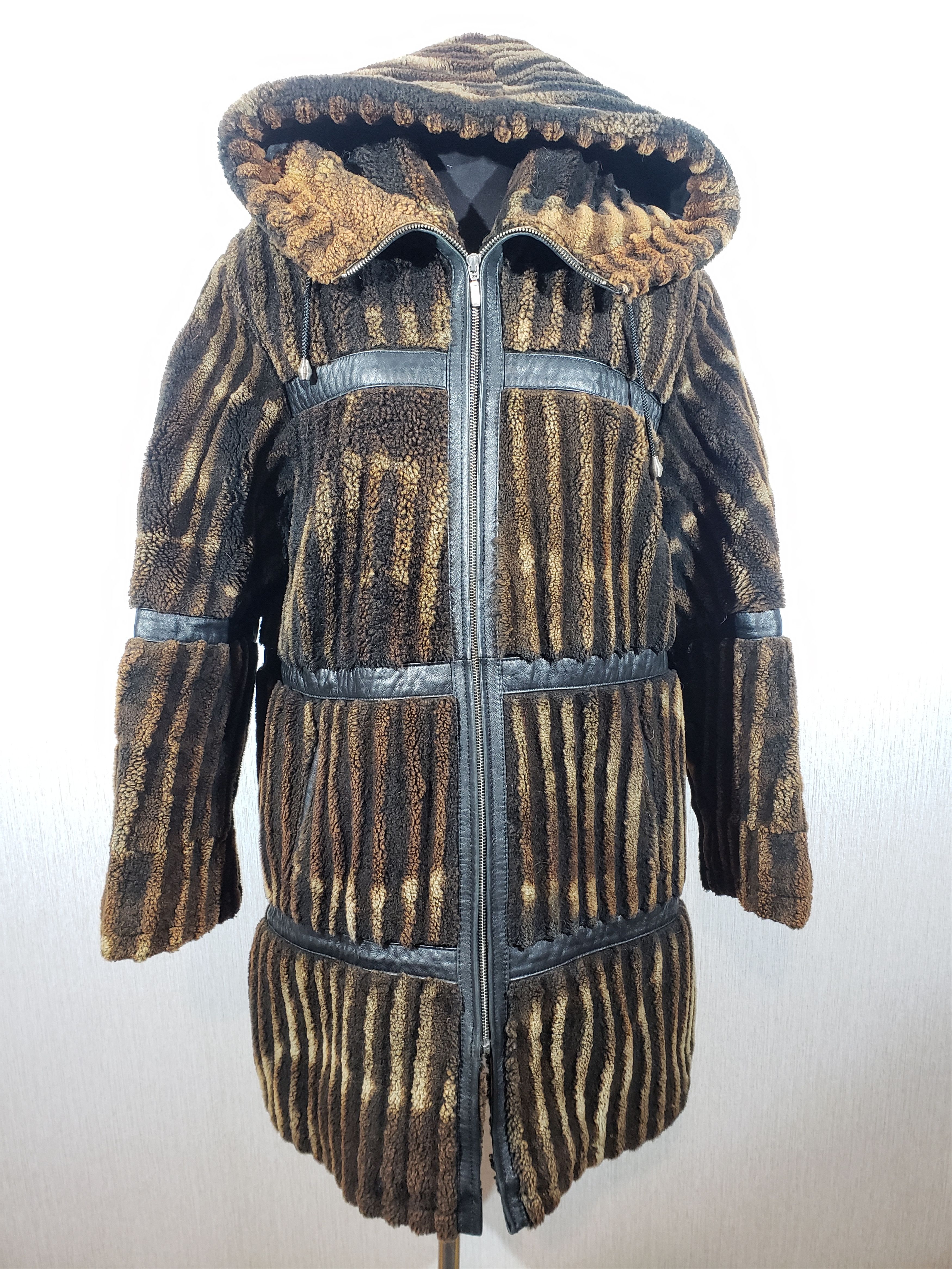 Other Wonderful women's sheepskin coat. Size XL / US 12-14 / IT 48-50 - 1 Thumbnail