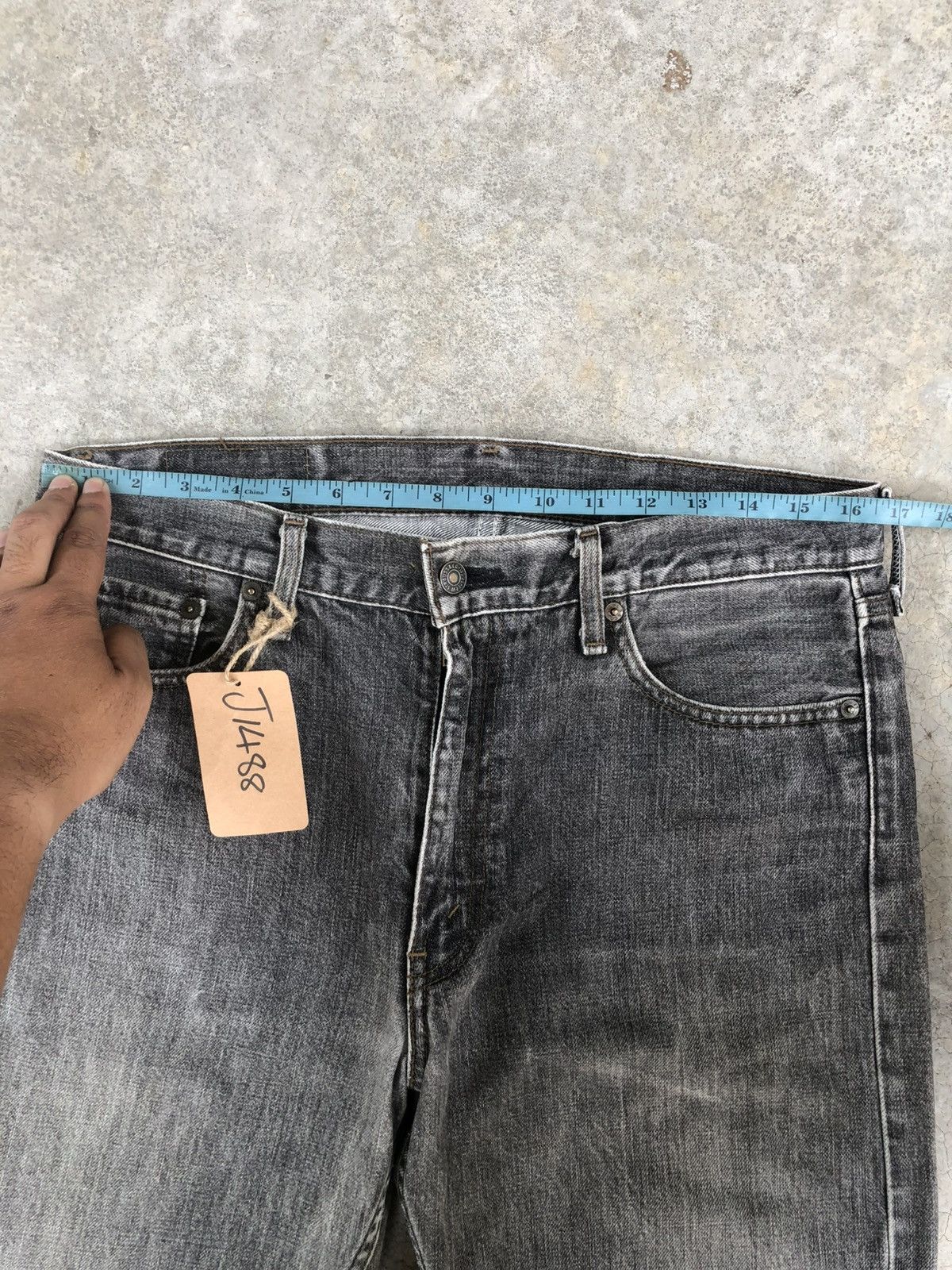 Levi's Vintage Levis 505 Distressed Denim Made in japan Size US 33 - 21 Thumbnail