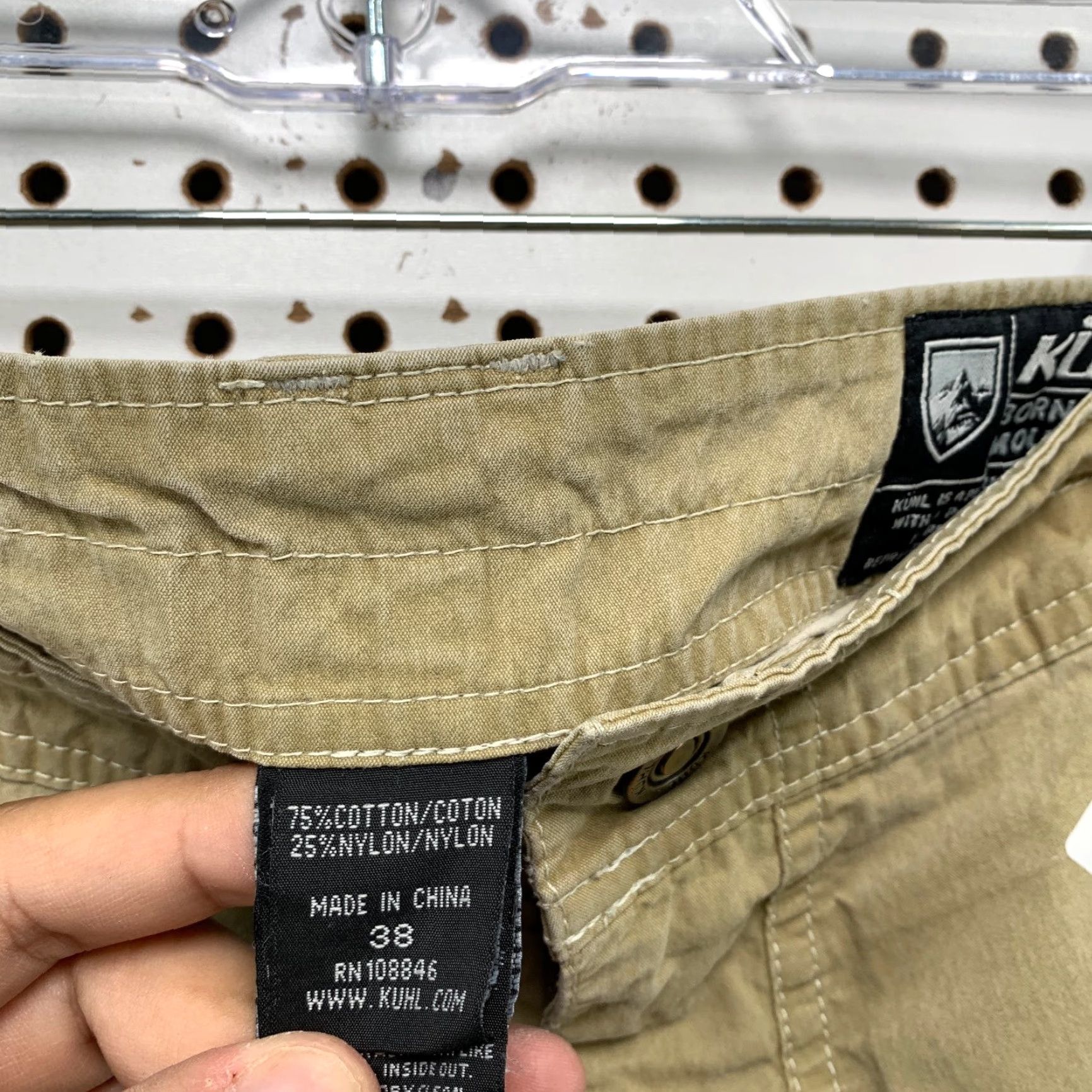 Vintage Kuhl Cargo Shorts Mens 38 Khaki Relaxed Fit Outdoor Utility Pocket 38x12/5 Size US 27 - 7 Thumbnail