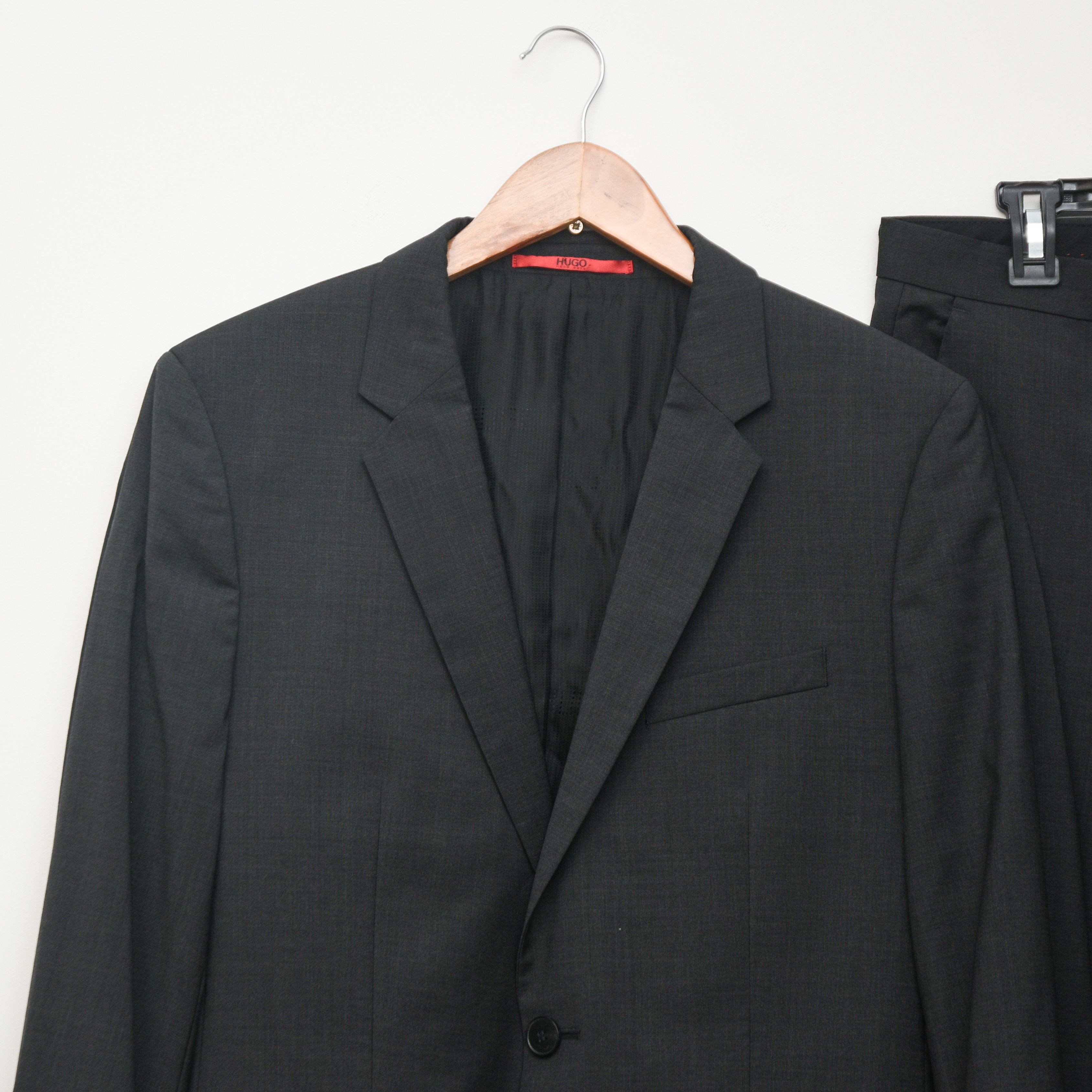 Hugo Boss Hugo Boss Business Suit Grey Black Sz 40R Virgin Wool Size 40R - 5 Thumbnail