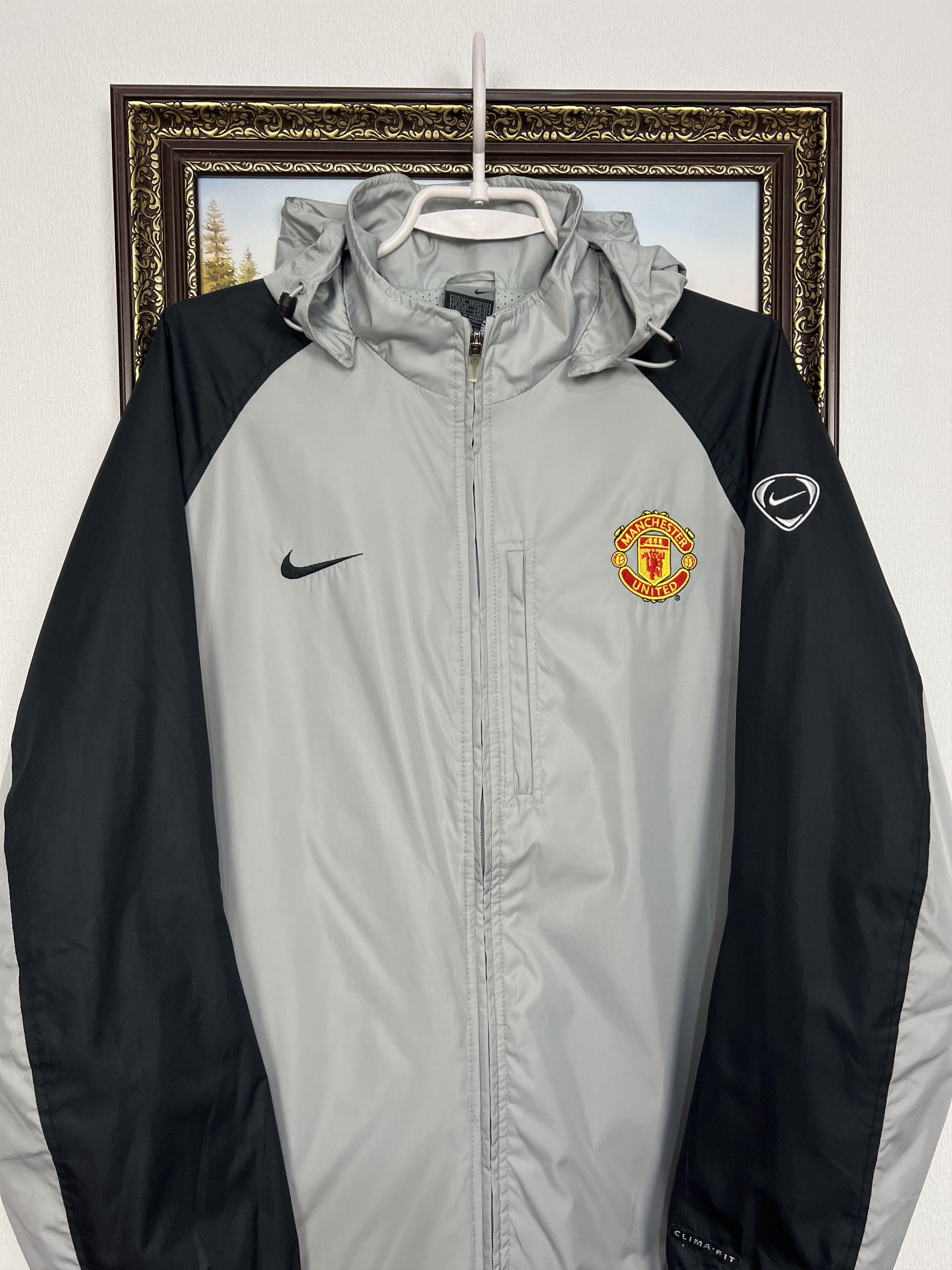 Nike Vintage Nike Manchester United Hooded Jacket Windbreaker Size US M / EU 48-50 / 2 - 2 Thumbnail