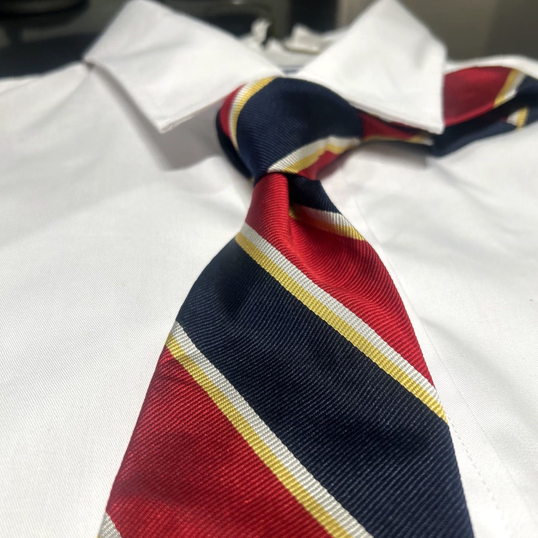 Robert Talbott VTG Robert Talbott Repp Silk Neck Tie Multicolor Stripe 3.5 USA Royal Dragon 8th Navy Gold Red Stripe Men Tie Size ONE SIZE - 2 Thumbnail