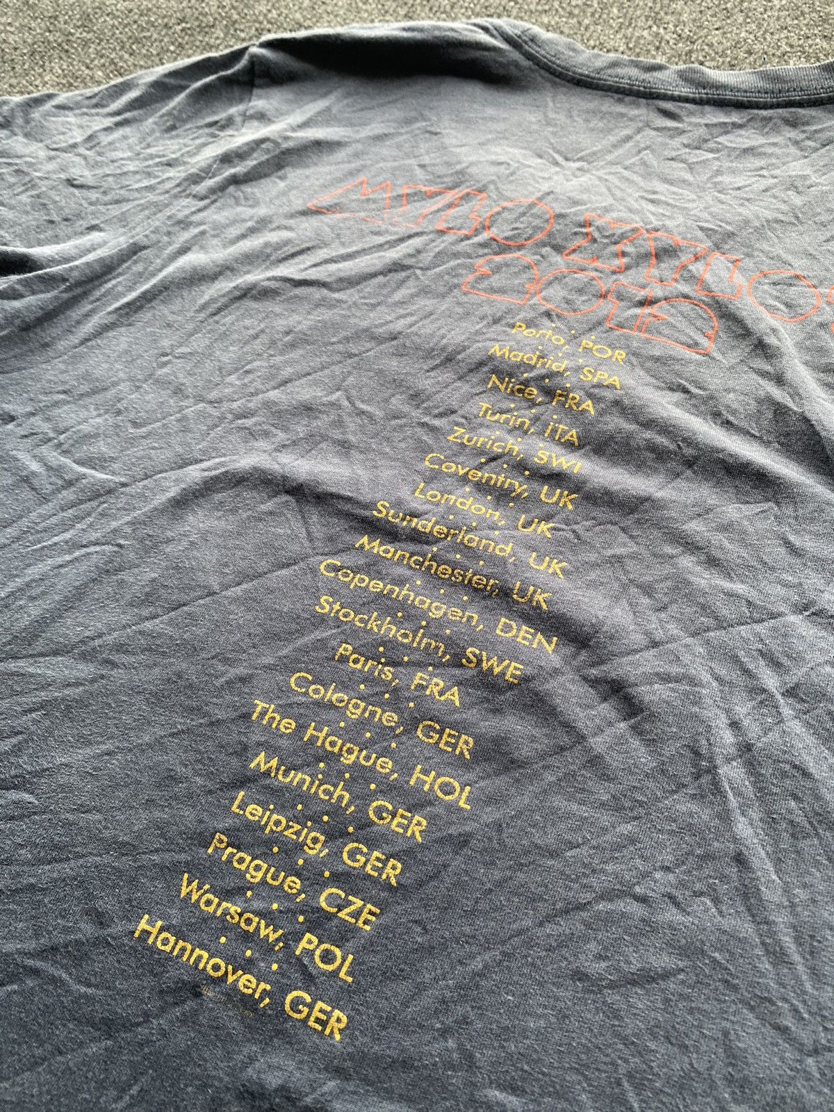 Band Tees 🔥2012 Coldplay Band Tour Mylo Xyloto top m women Size M / US 6-8 / IT 42-44 - 9 Thumbnail