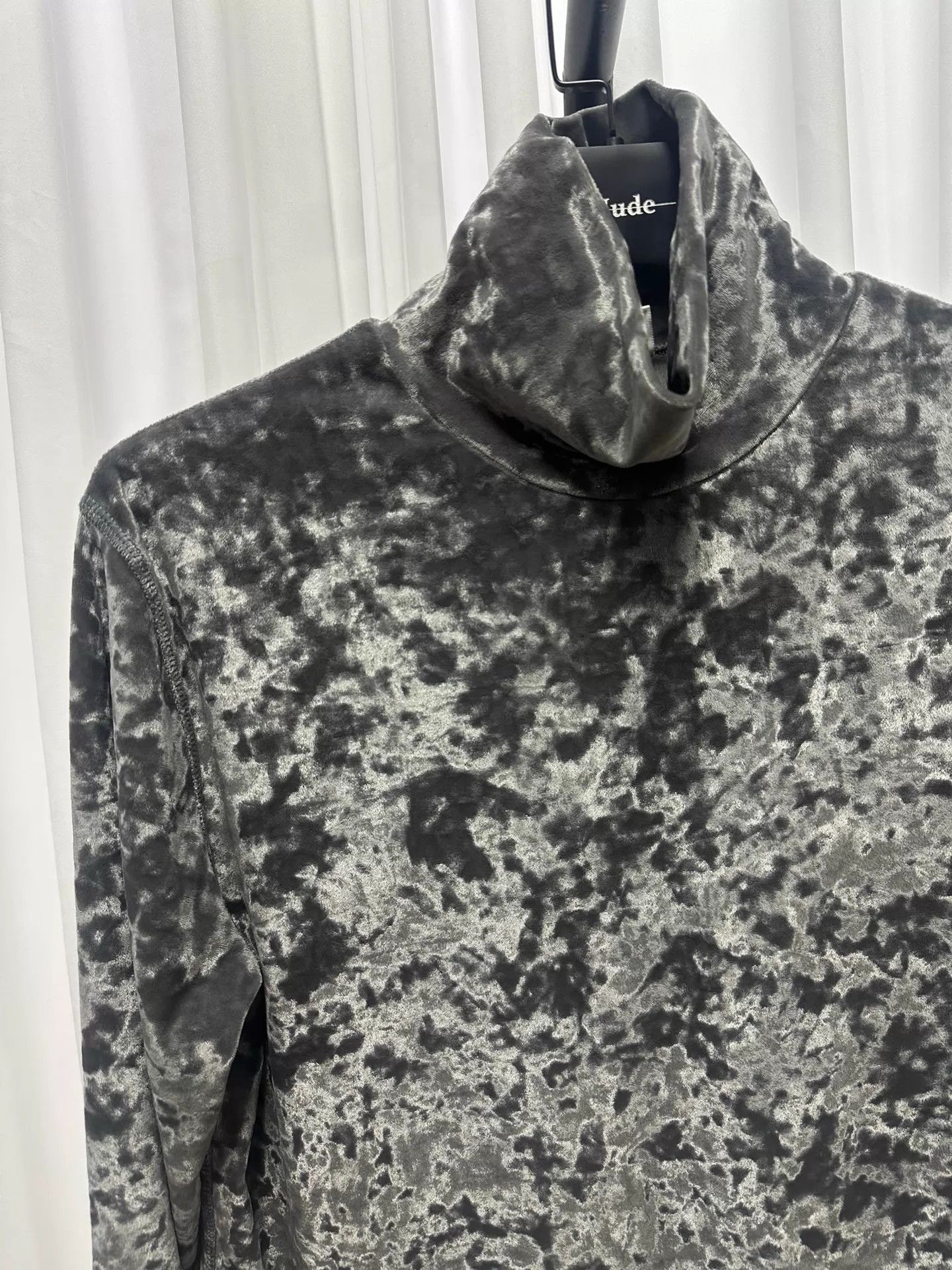 Dries Van Noten Dries Van Noten Velvet Turtleneck Sweatshirt L Size US L / EU 52-54 / 3 - 2 Thumbnail