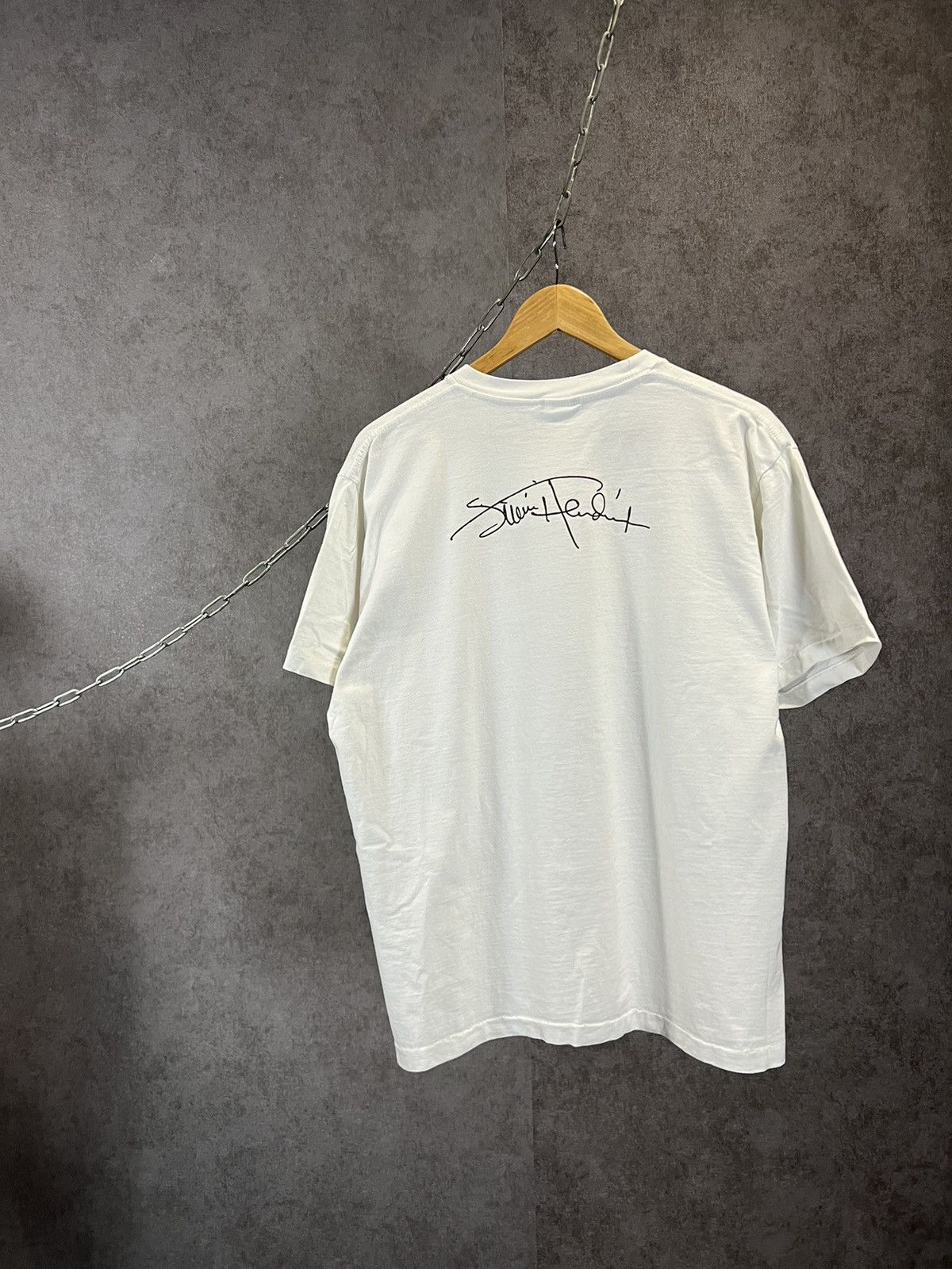 Jimi Hendrix Jimi Hendrix 2005 rock band tee Size US L / EU 52-54 / 3 - 2 Thumbnail