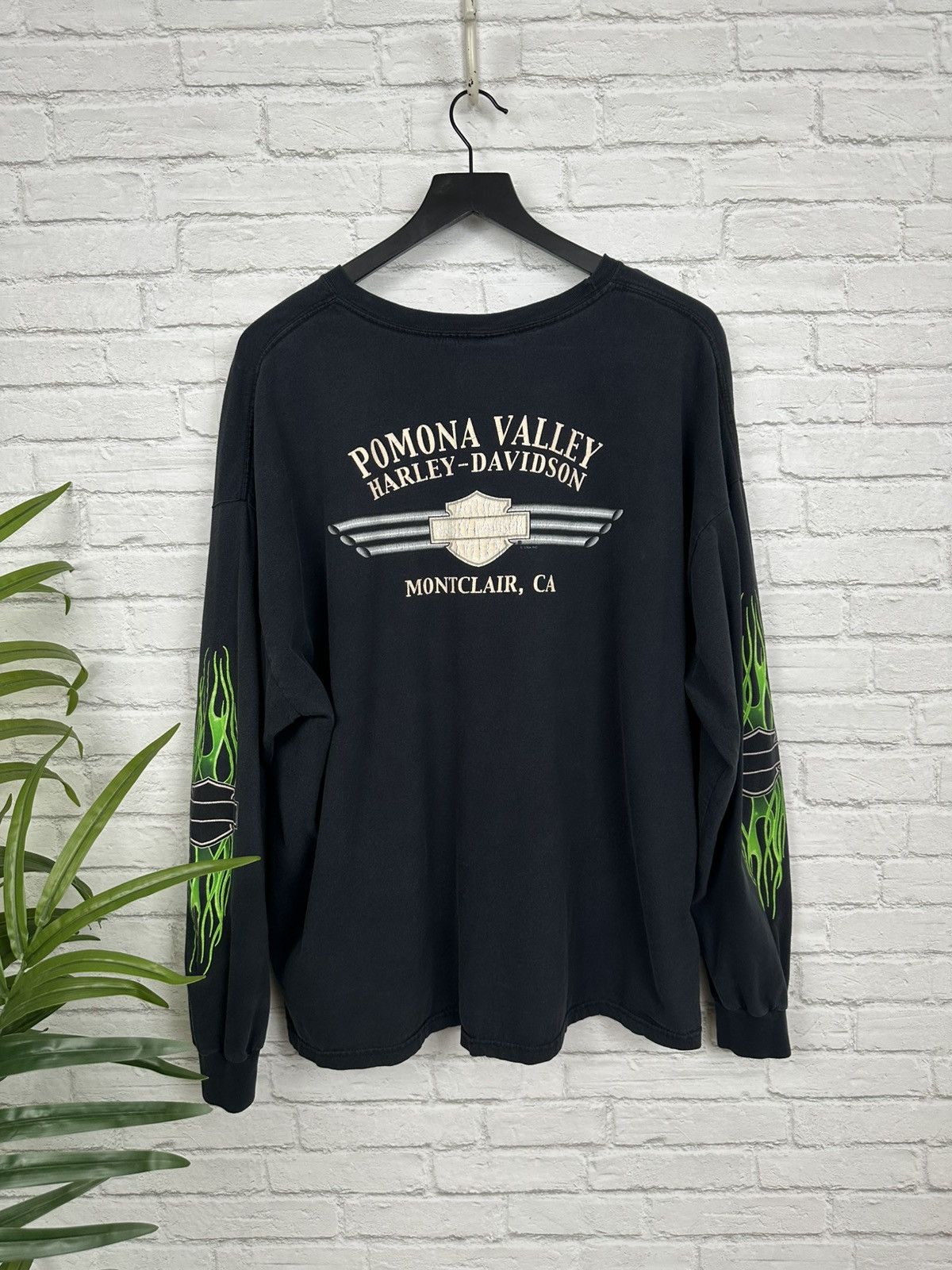 Harley Davidson (2XL) CRAZY BOXY GREEN FLAMES Harley Davidson Longsleeve Tee Size US XXL / EU 58 / 5 - 11 Thumbnail
