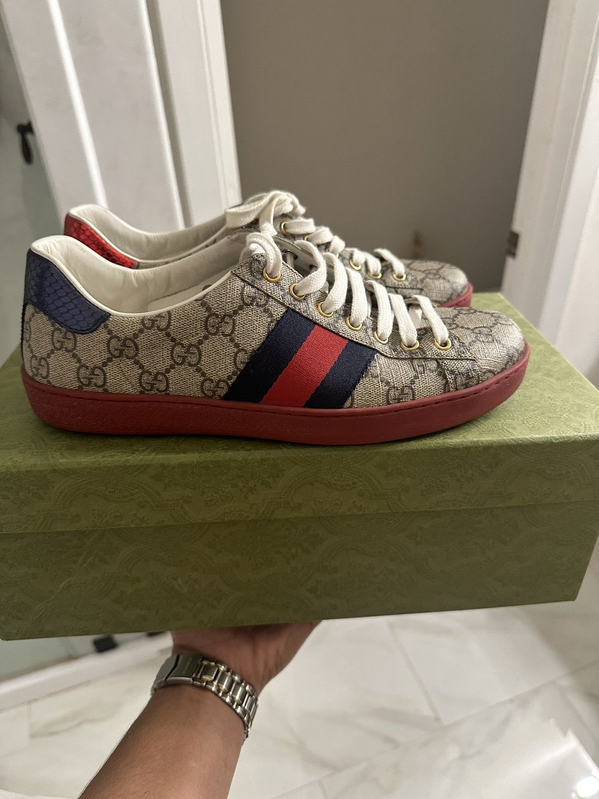 Gucci Gucci Men's Monogram Leather Sneakers Size US 9 / EU 42 - 2 Thumbnail