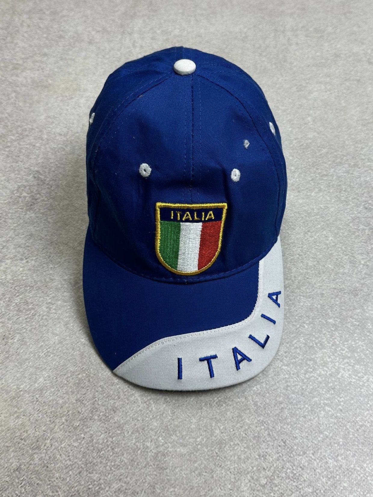 Vintage Vintage 90s Italia Spellout Y2K Cap Os Size ONE SIZE - 1 Thumbnail
