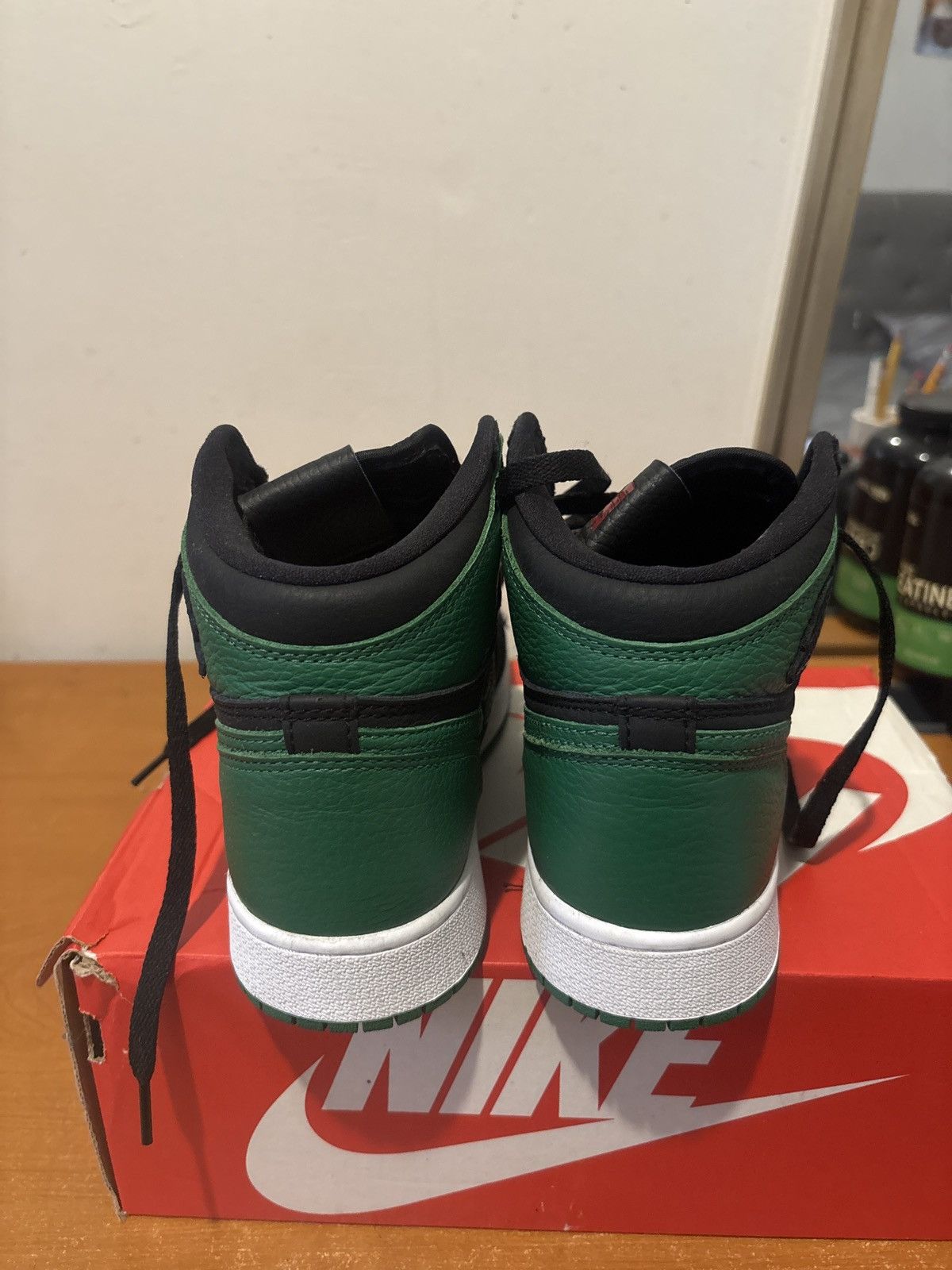 Jordan Brand Jordan 1 Retro High Pine Green Size US 7 / EU 40 - 6 Thumbnail