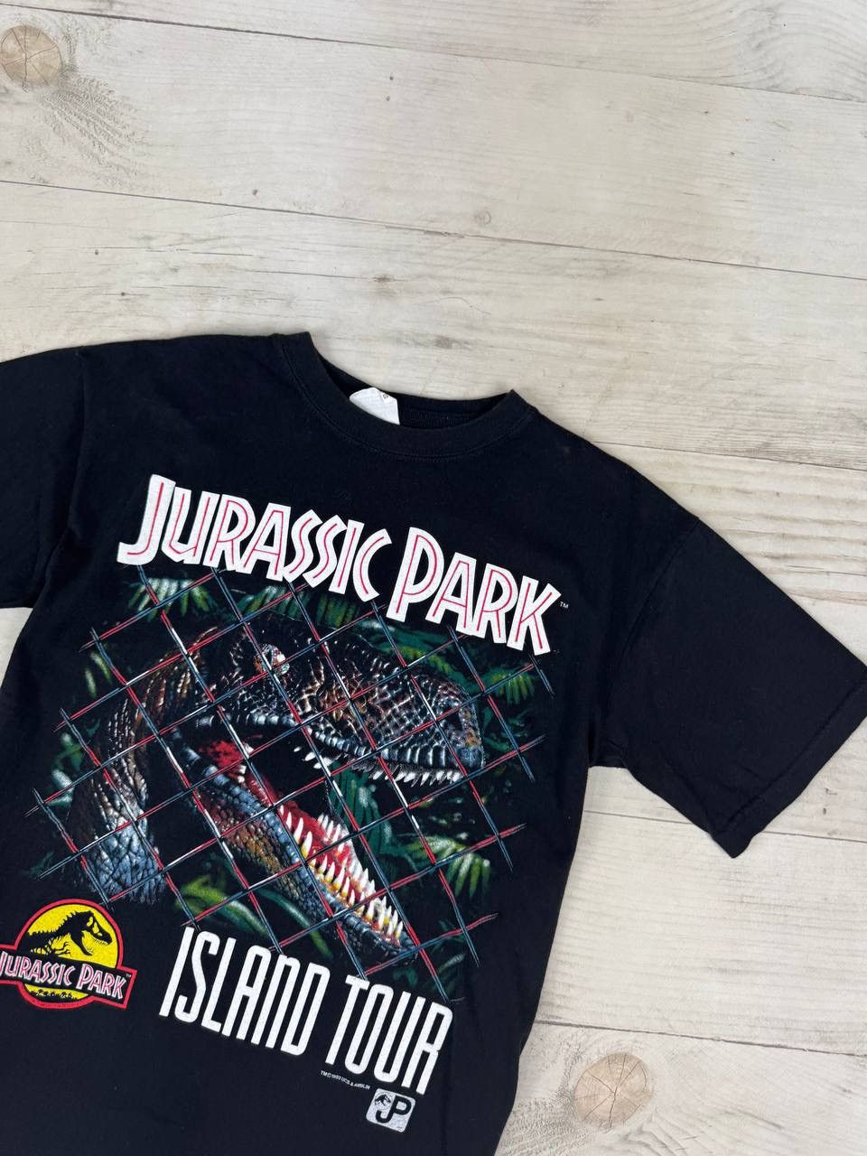 Vintage Vintage 1993 Jurassic Park Island Tour T-Shirt Size US S / EU 44-46 / 1 - 3 Thumbnail