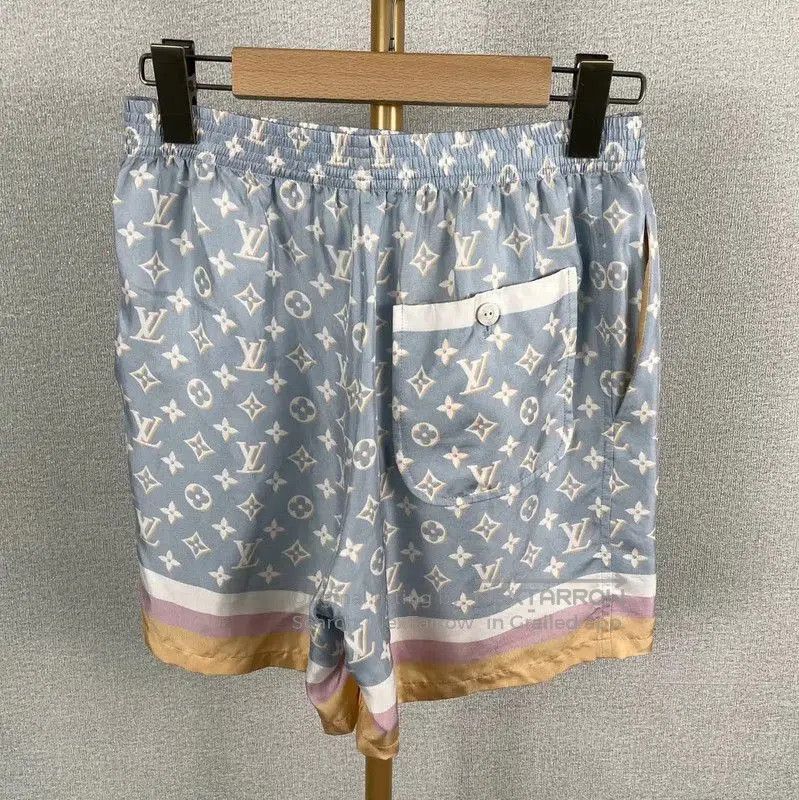Louis Vuitton Louis Vuitton Colorful Silk Women's Shorts . Size 22" - 2 Thumbnail