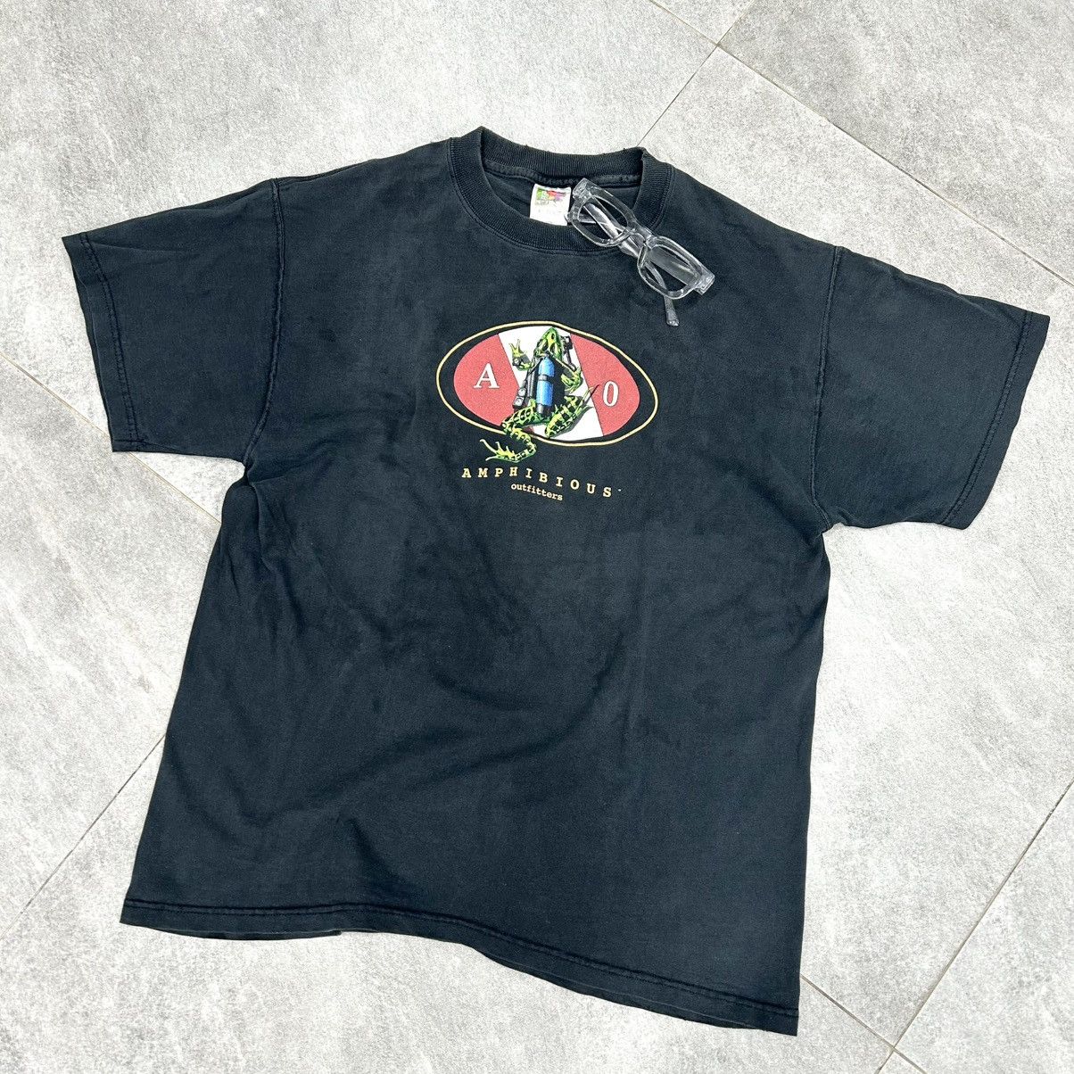 Band Tees Vintage AMPHIBIOUS Tshirt Size US L / EU 52-54 / 3 - 4 Thumbnail
