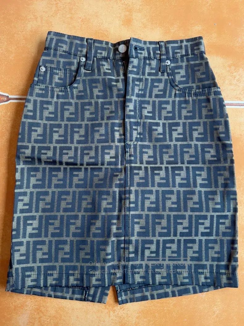 Fendi Fendi Short Skirt Size 26" / US 2 / IT 38 - 1 Thumbnail