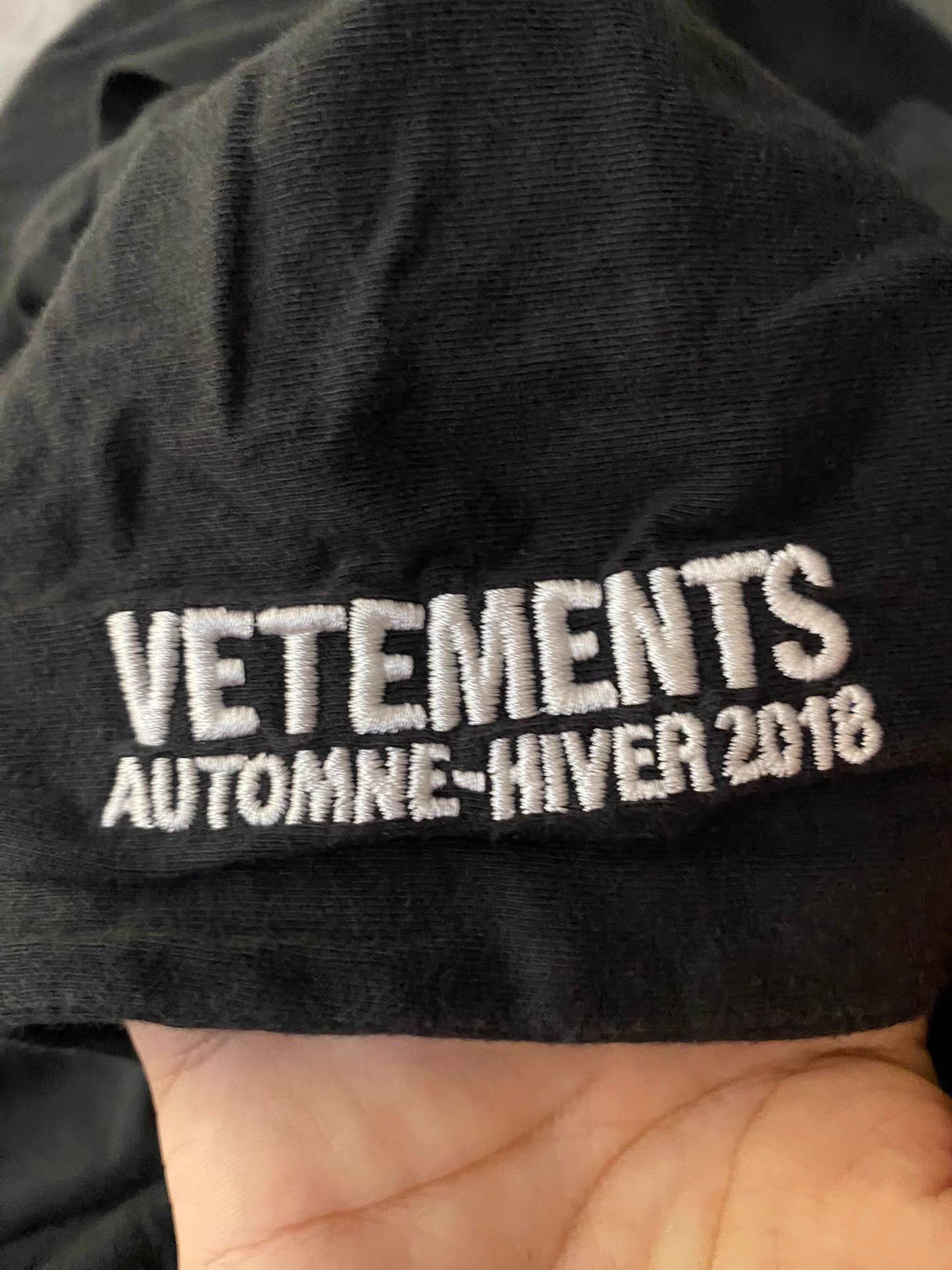 Vetements Vetements 18SS Blood Drop Sanskrit Light Hoodie Size US S / EU 44-46 / 1 - 4 Thumbnail