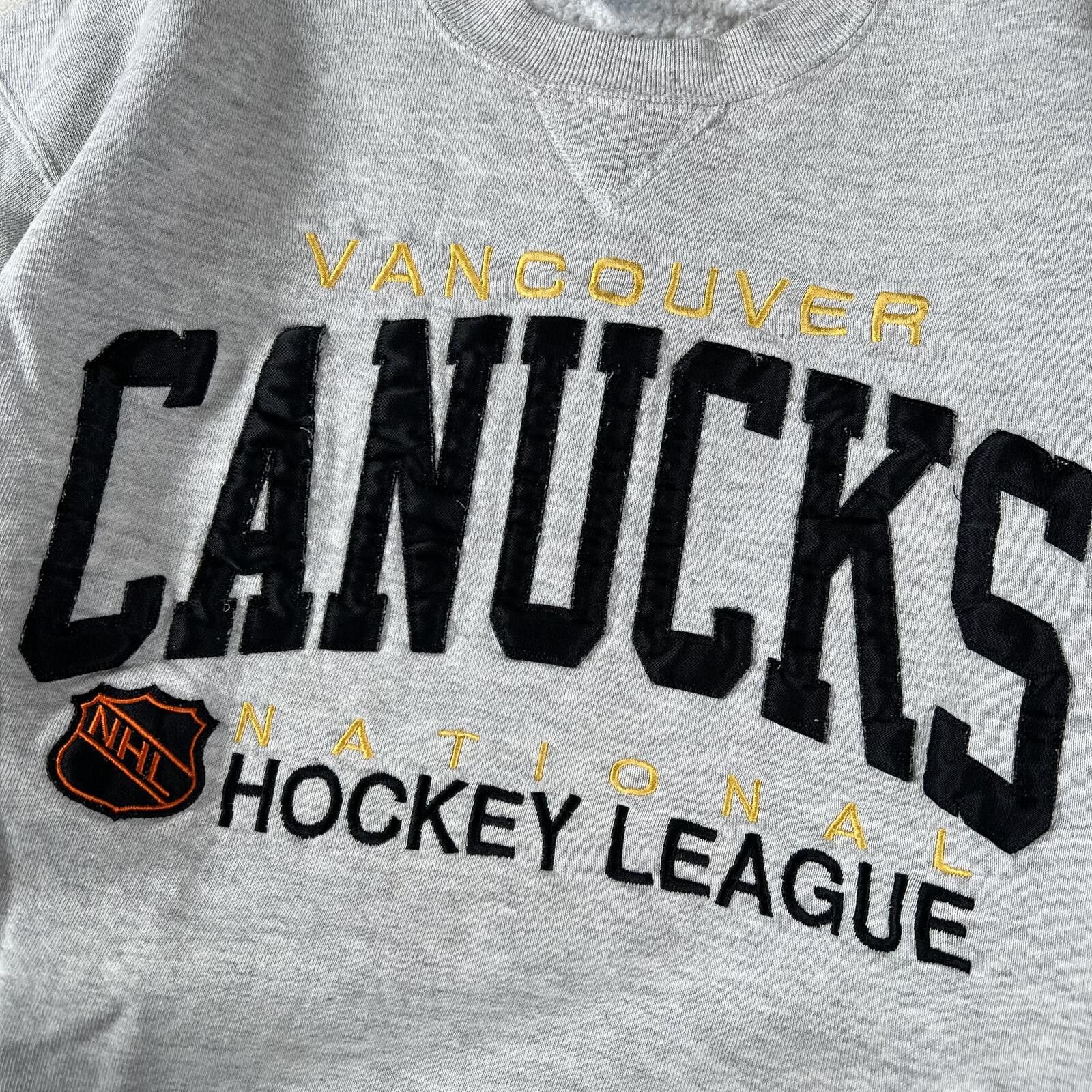 NHL Vintage 90s Vancouver Canucks Russell Athletic Spellout Crew Size US M / EU 48-50 / 2 - 6 Thumbnail