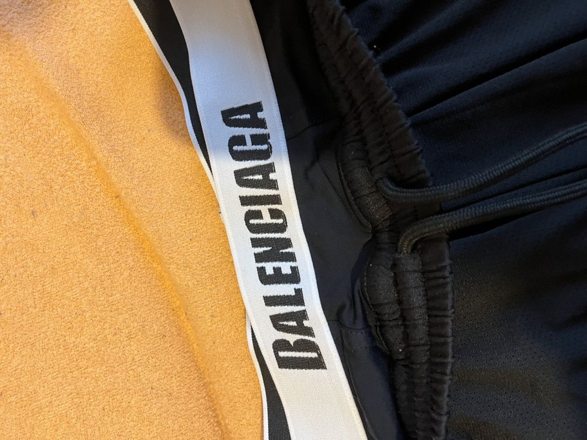 Balenciaga balenciaga shorts swimwear Size US 32 / EU 48 - 2 Thumbnail