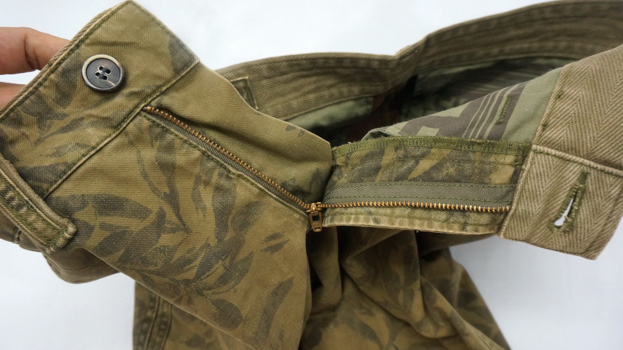 Marithe + Francois Girbaud Marithe Francois Girbaud Le Casual De Camo Pants Size US 34 / EU 50 - 17 Thumbnail
