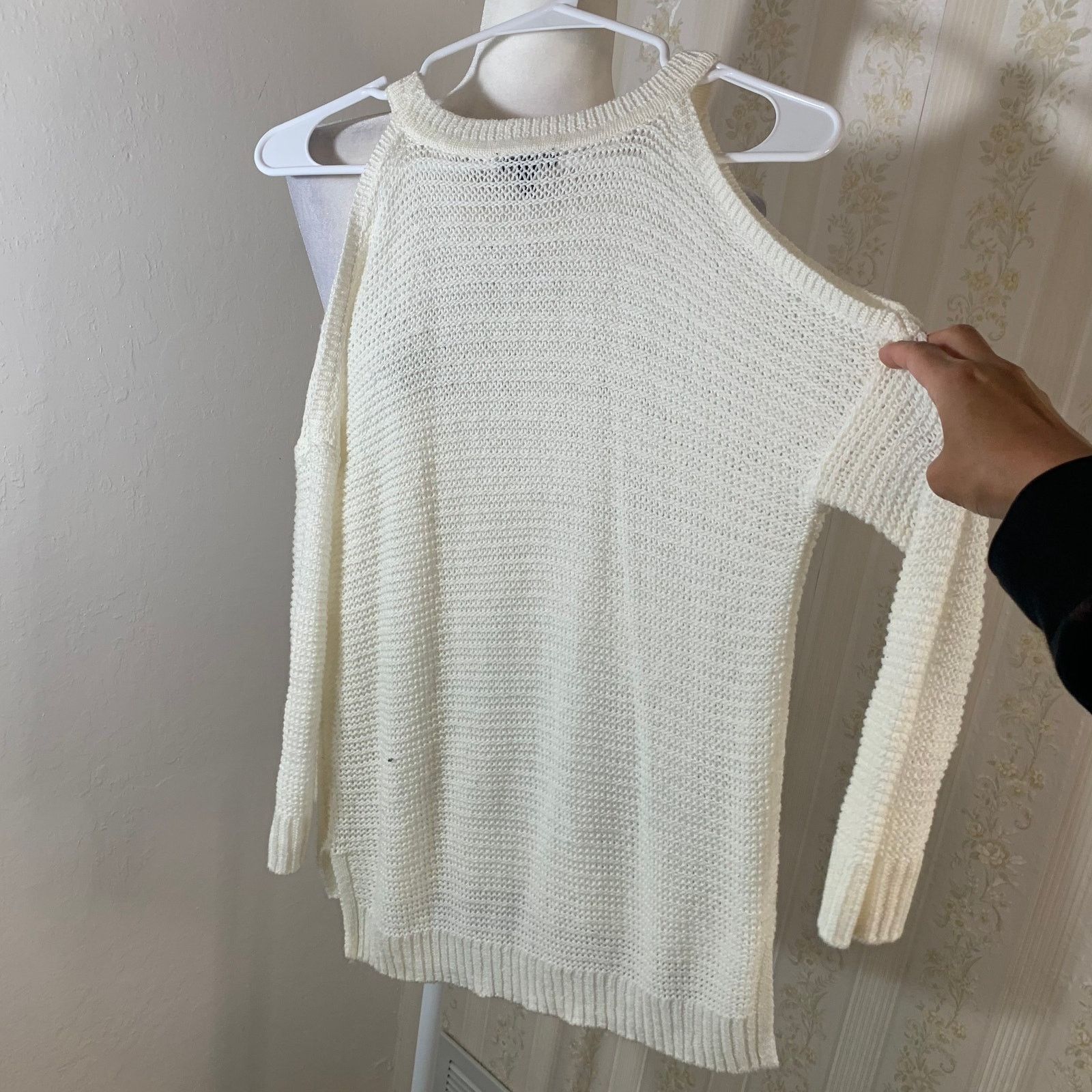 Express Express Womens Sweater Size S Bare Shoulder White Size S / US 4 / IT 40 - 2 Thumbnail