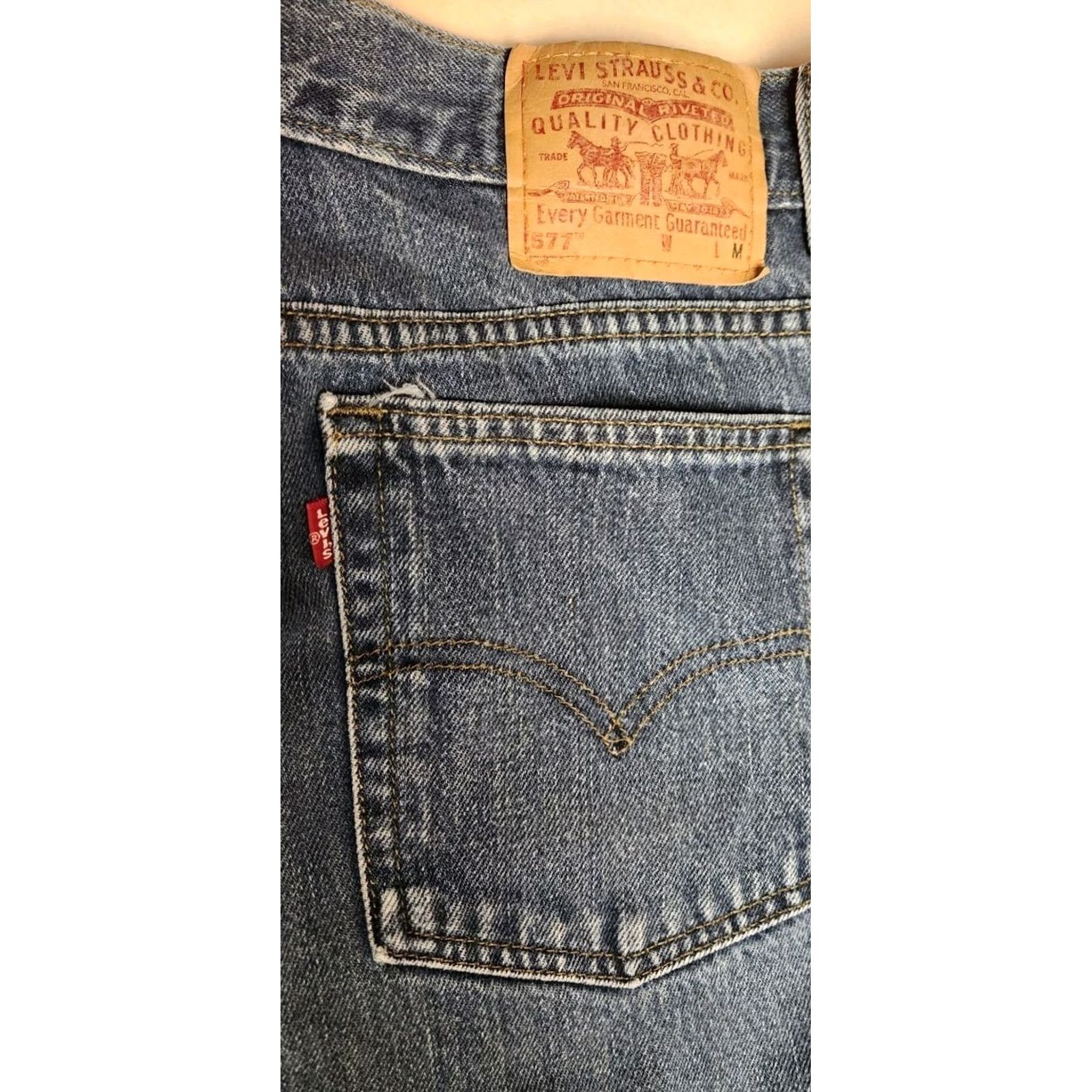 Levi's VINTAGE Levi's 577 Jeans Womens 16 M MIS (34x31) Loose Fit Lower Rise Baggy USA MADE Denim 100% Cotton Jeans Womens Mens? Size 38" / US 16 / IT 52 - 7 Thumbnail
