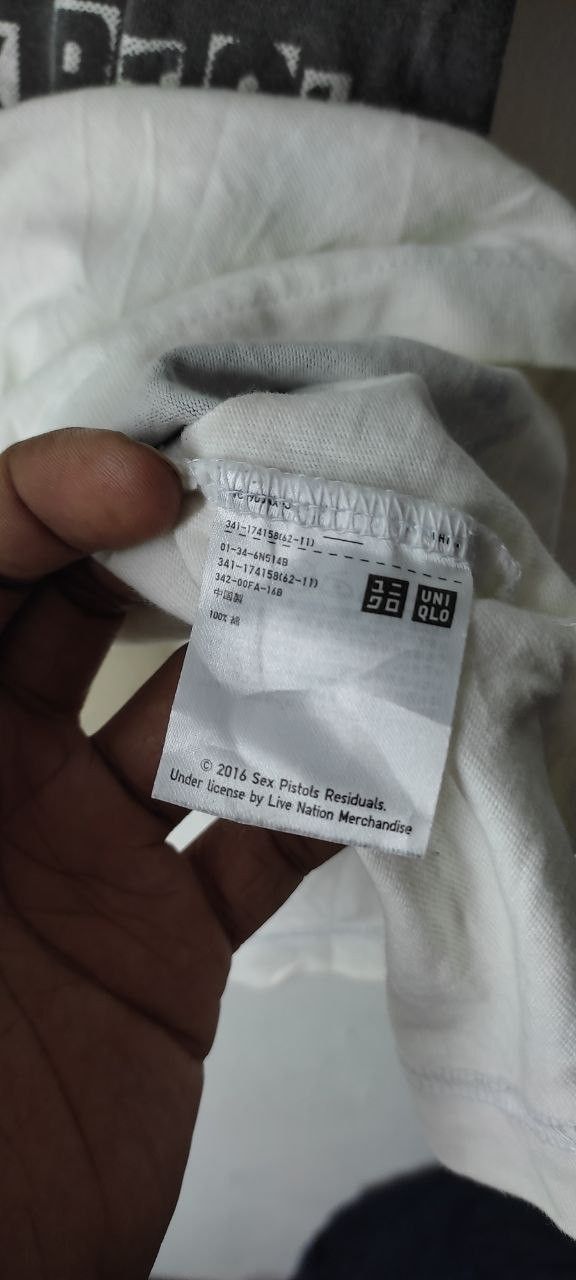 Band Tees BAND SEX PISTOL GOD SAVE THE QUEEN X UNIQLO TEE Size US S / EU 44-46 / 1 - 11 Thumbnail