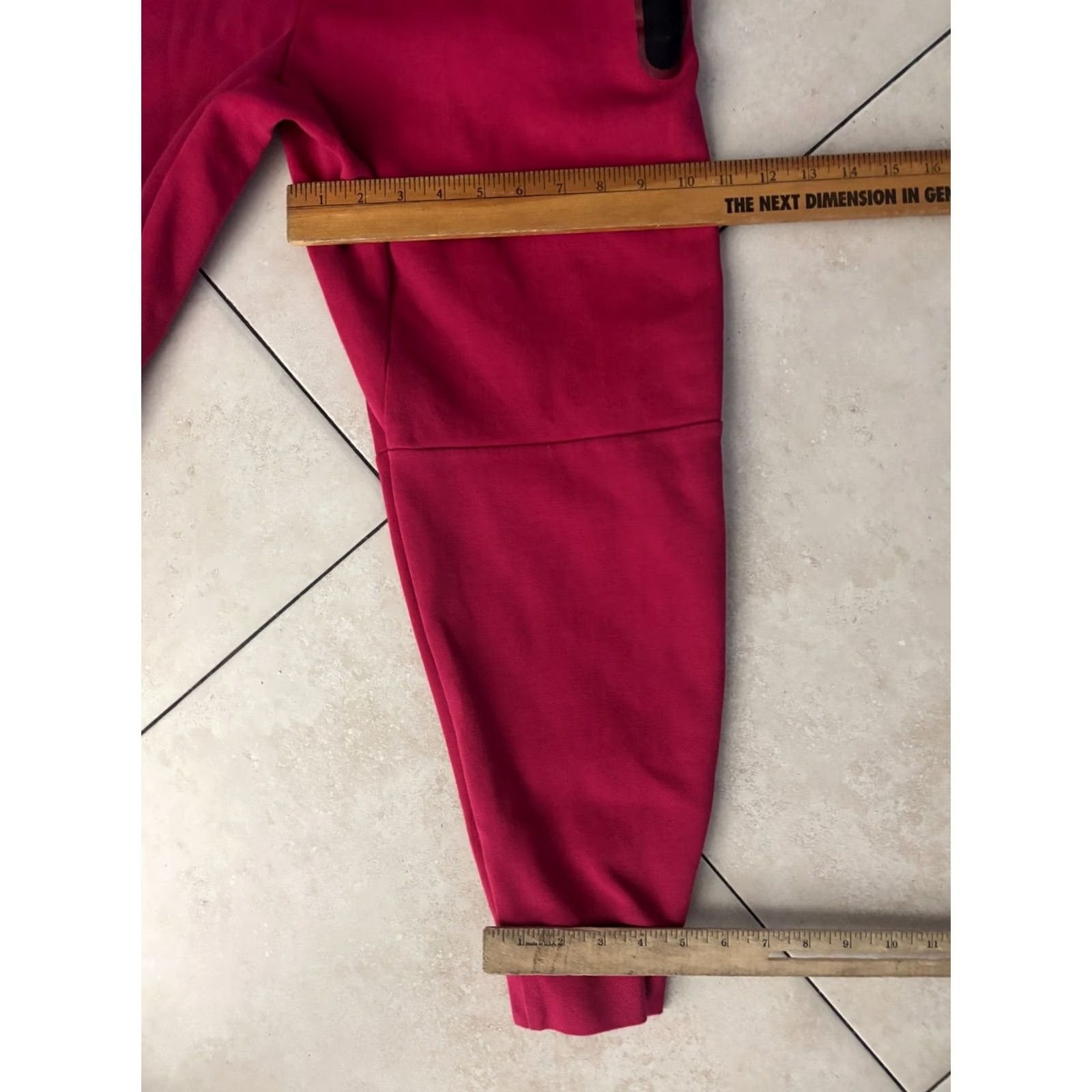 Nike Nike Sportswear Tech Fleece Joggers Mens M Red Swoosh Elastic Waist Casual Activewear 8/10 Vinyl Inseam 24in 32in Pattern Solid Logo 6321 Size US 31 - 8 Thumbnail