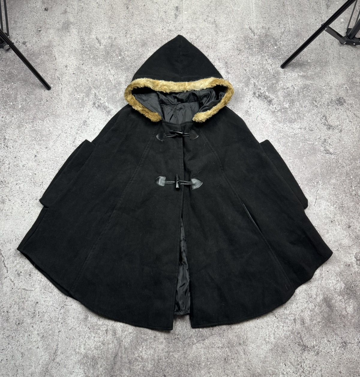 If Six Was Nine Faux Fur Wool Capes ifsixwasnine CDG LGB goa poncho vibe OS Size ONE SIZE - 1 Thumbnail
