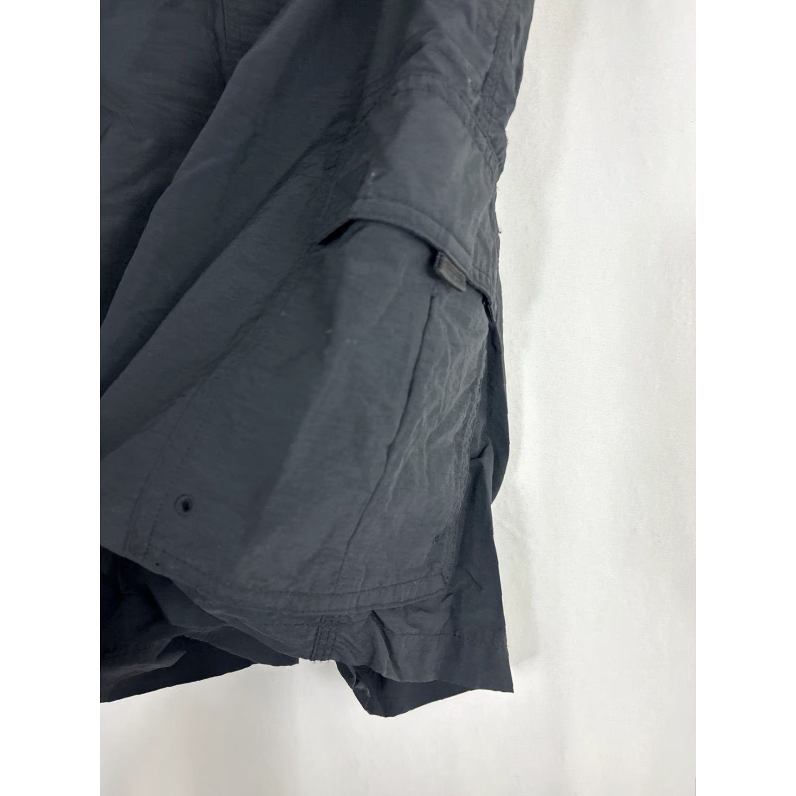 Vintage Columbia Mens Cargo Shorts Black 38x8 Nylon Blend Missing Drawstring Hiking Outdoor Mens Regular Cargo Short Black 38 Navy? Size US 38 / EU 54 - 7 Thumbnail