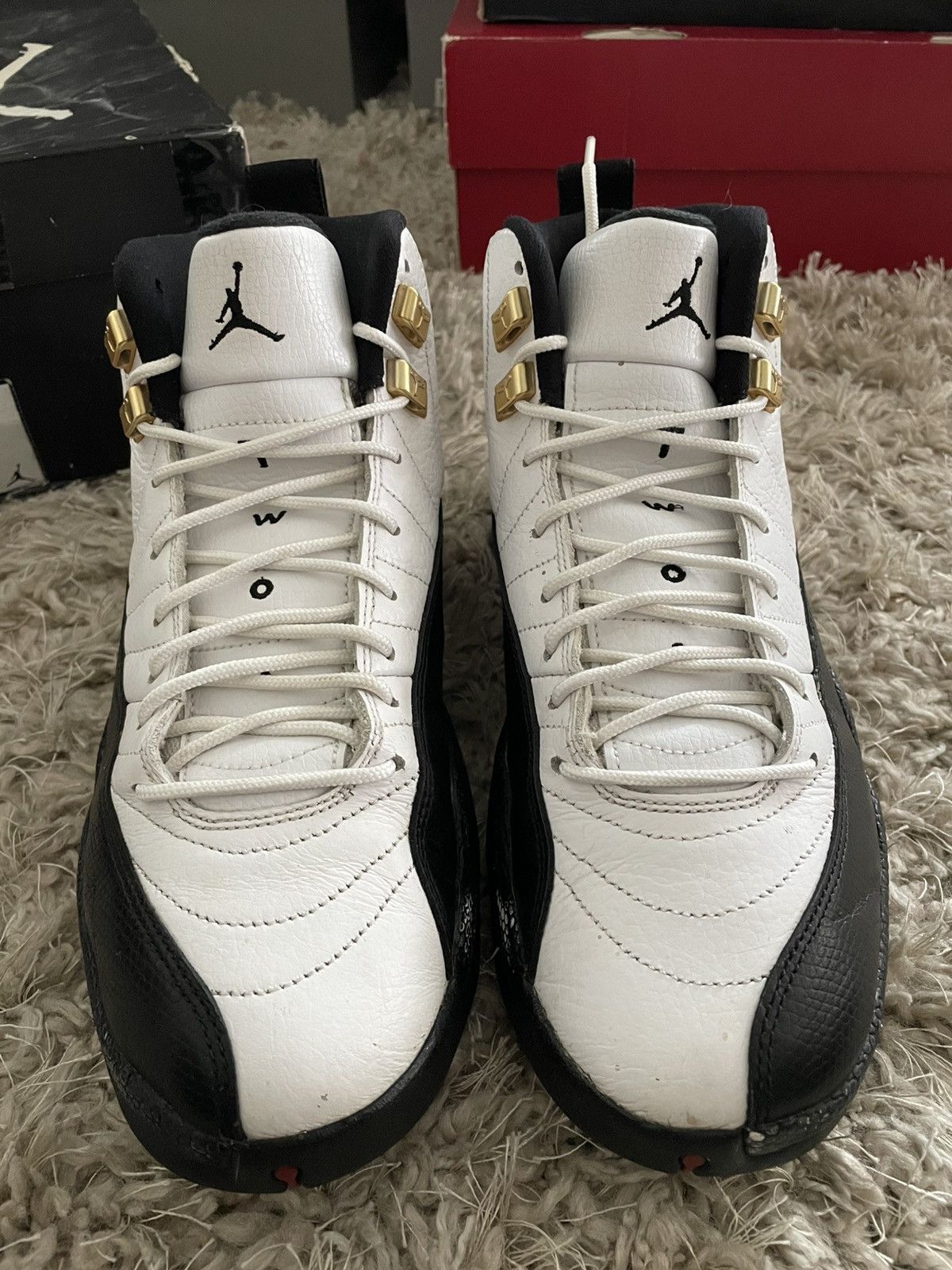 Jordan Brand Jordan 12 Taxi 2013 Size US 8.5 / EU 41-42 - 4 Thumbnail
