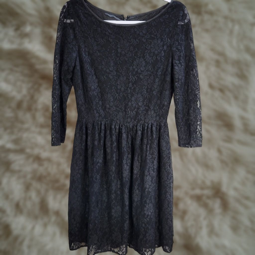 Vintage Tahari Black Lace Floral Fit & Flare Dress Sheer Cocktail Sz 6 Womens Size M / US 6-8 / IT 42-44 - 1 Thumbnail