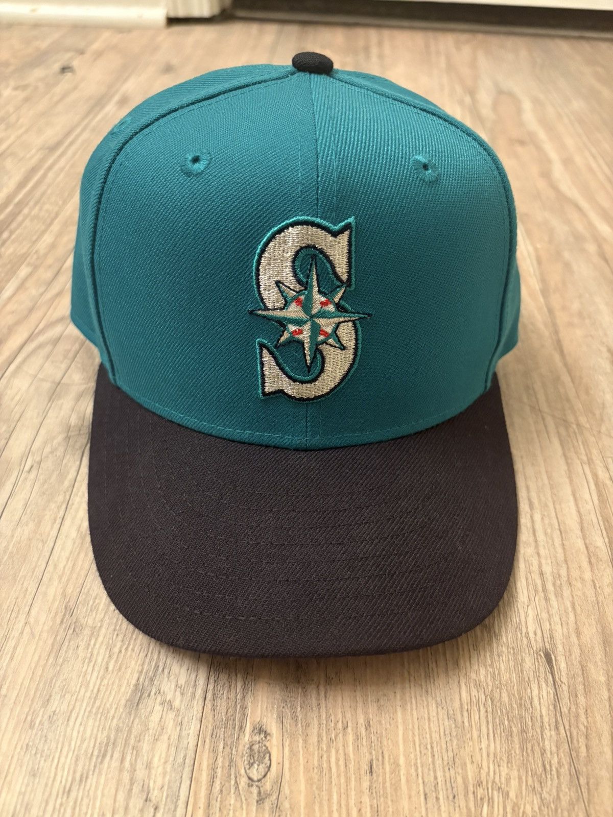 New Era Seattle Mariners Retro Classic 59FIFTY-FITTED Cap 7-1/8 Size ONE SIZE - 2 Thumbnail
