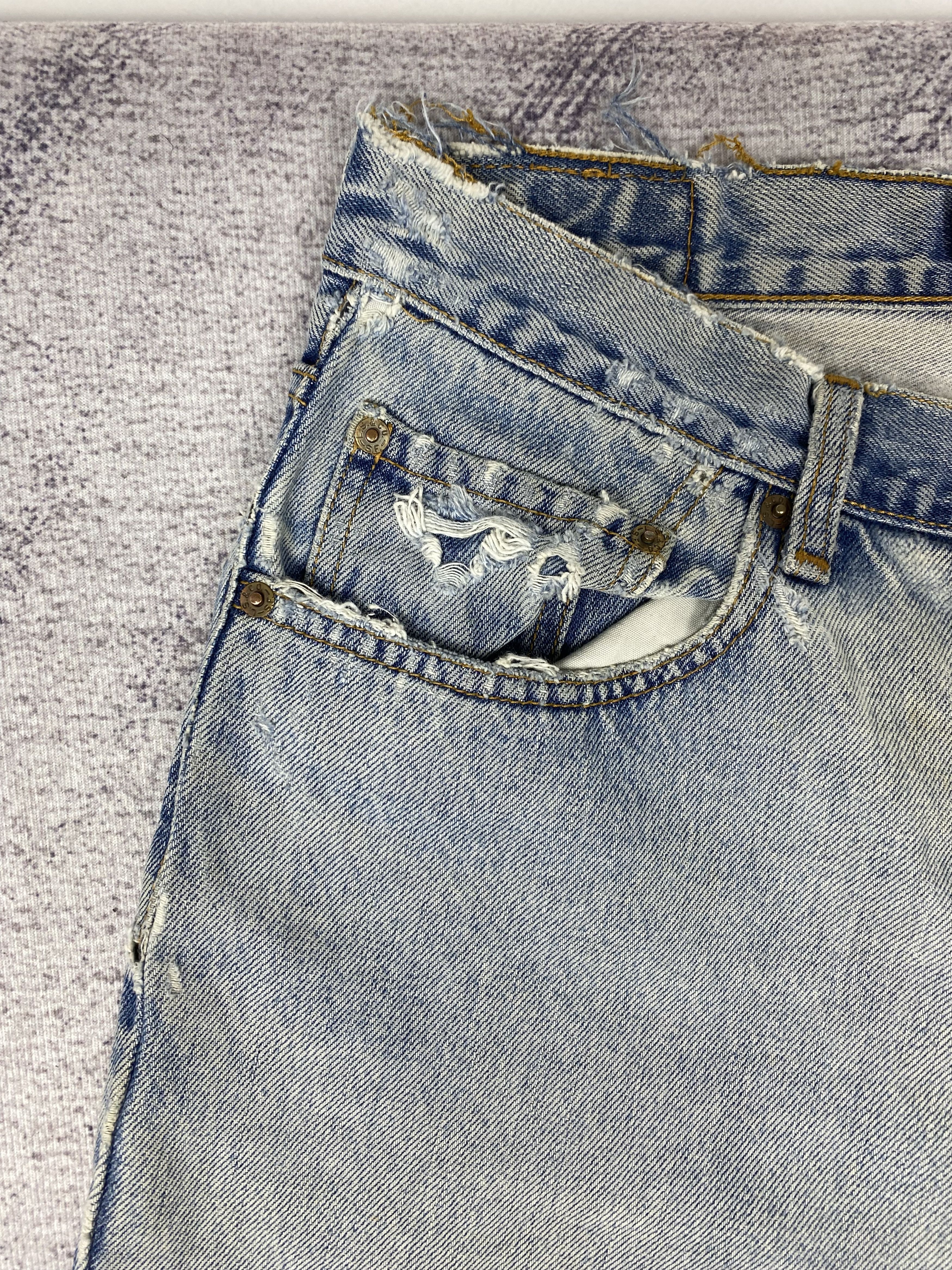 Levi's Vintage Levi's 560 Faded Blue Distressed Denim Jeans P0475 Size US 32 / EU 48 - 6 Thumbnail
