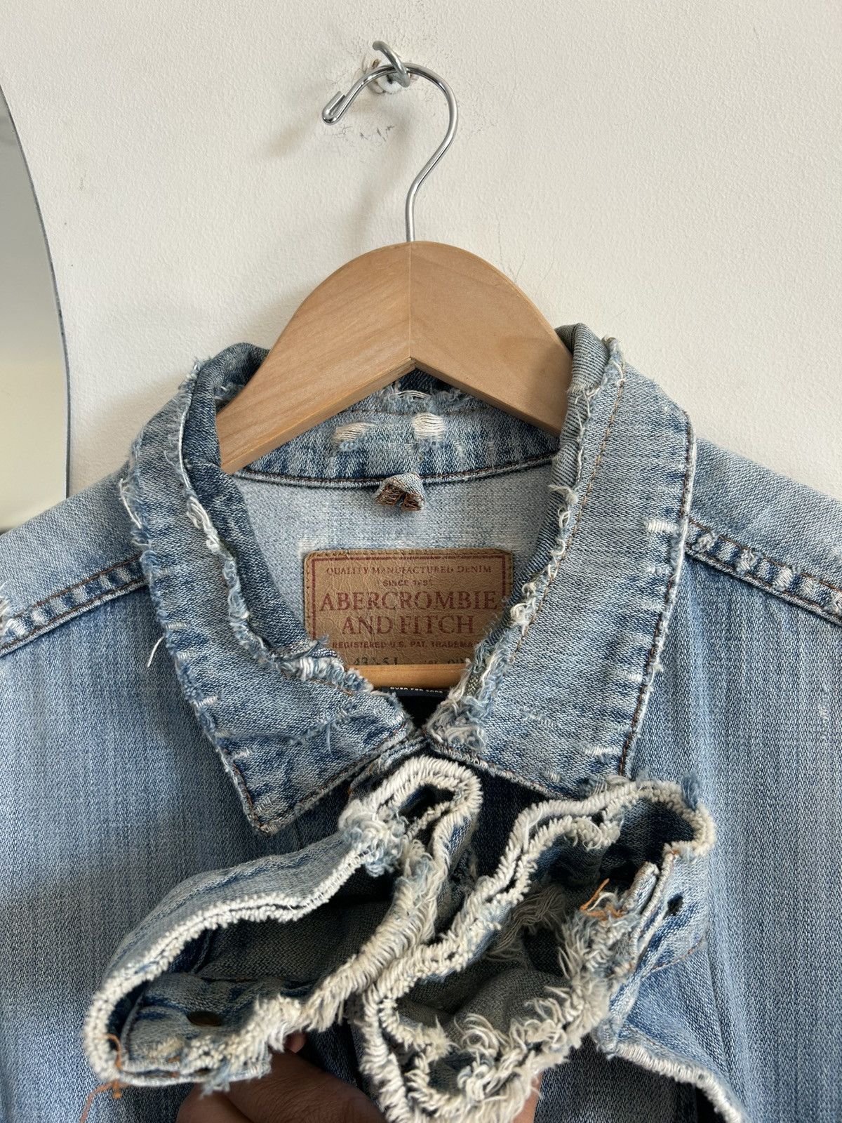 Abercrombie & Fitch Abercrombie Denim Jacket Trashed Size US L / EU 52-54 / 3 - 2 Thumbnail