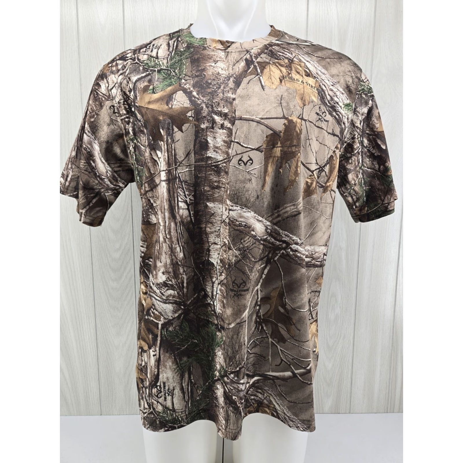 Realtree Field And Stream Smart Wick Realtree Camo Shirt XL Microfiber Short Sleeve Mens Regular Size Multicolor Camouflage 100% Polyester Moisture Wicking Size US XL / EU 56 / 4 - 2 Thumbnail