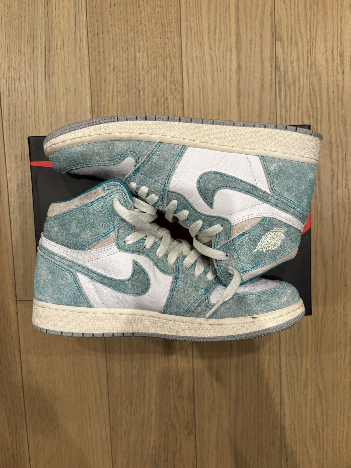 Jordan Brand Air Jordan 1 Retro High OG Turbo Green Size US 6.5 / IT 36.5 - 7 Thumbnail