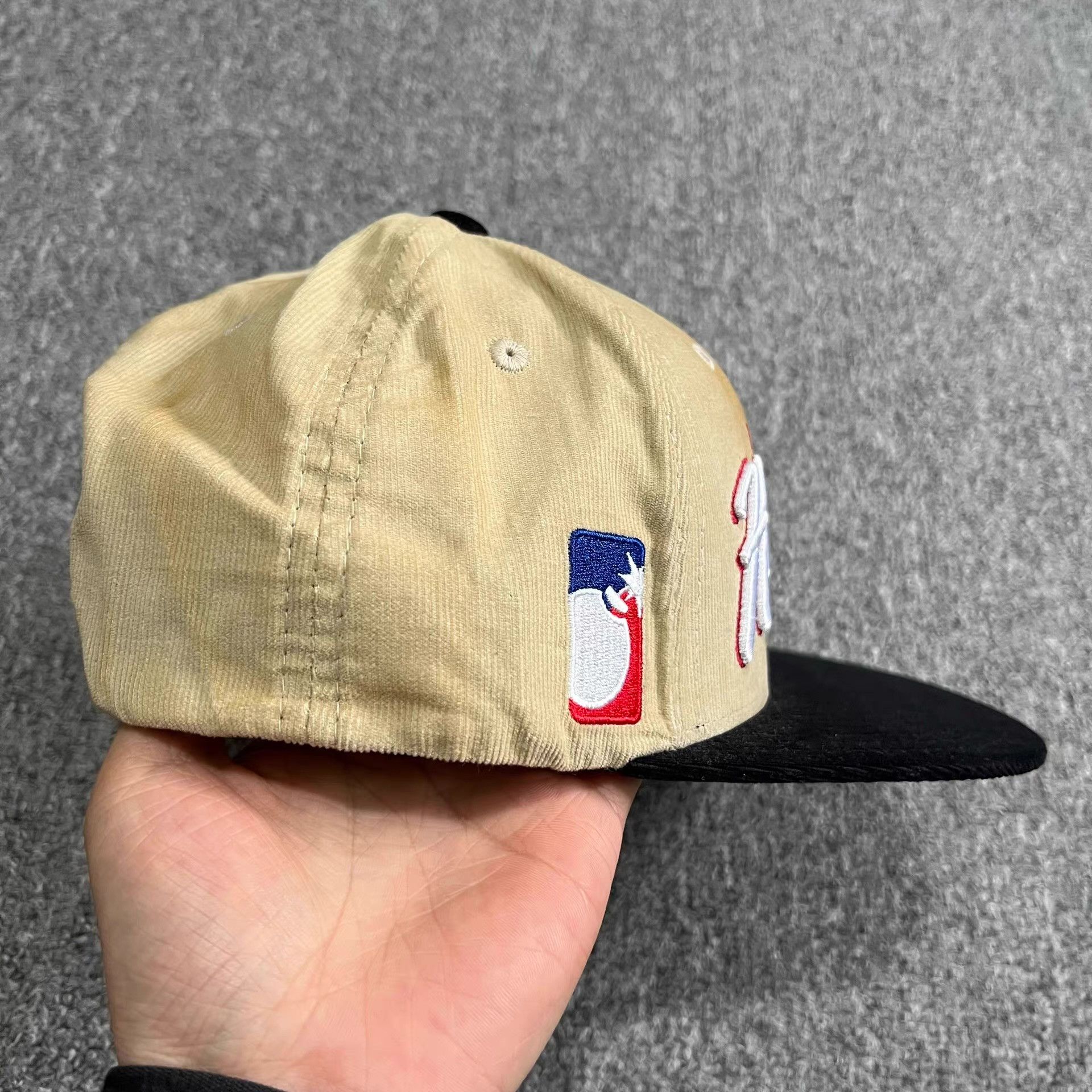 The Hundreds The Hundreds Bomb Embroidered Corduroy Baseball Cap Q7 Size ONE SIZE - 4 Thumbnail