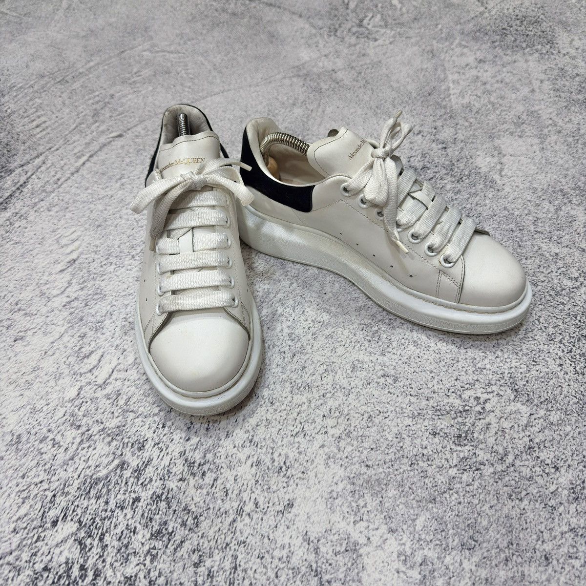 Alexander McQueen Alexander McQueen Womens White Sneakers US9.5 UK6 EU39.5 Size US 9.5 / IT 39.5 - 3 Thumbnail