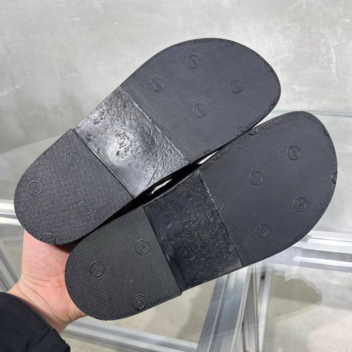 Chanel Chanel Black Velcro Sandals Gold CC Logo Size 37 Size US 6.5 / IT 36.5 - 7 Thumbnail
