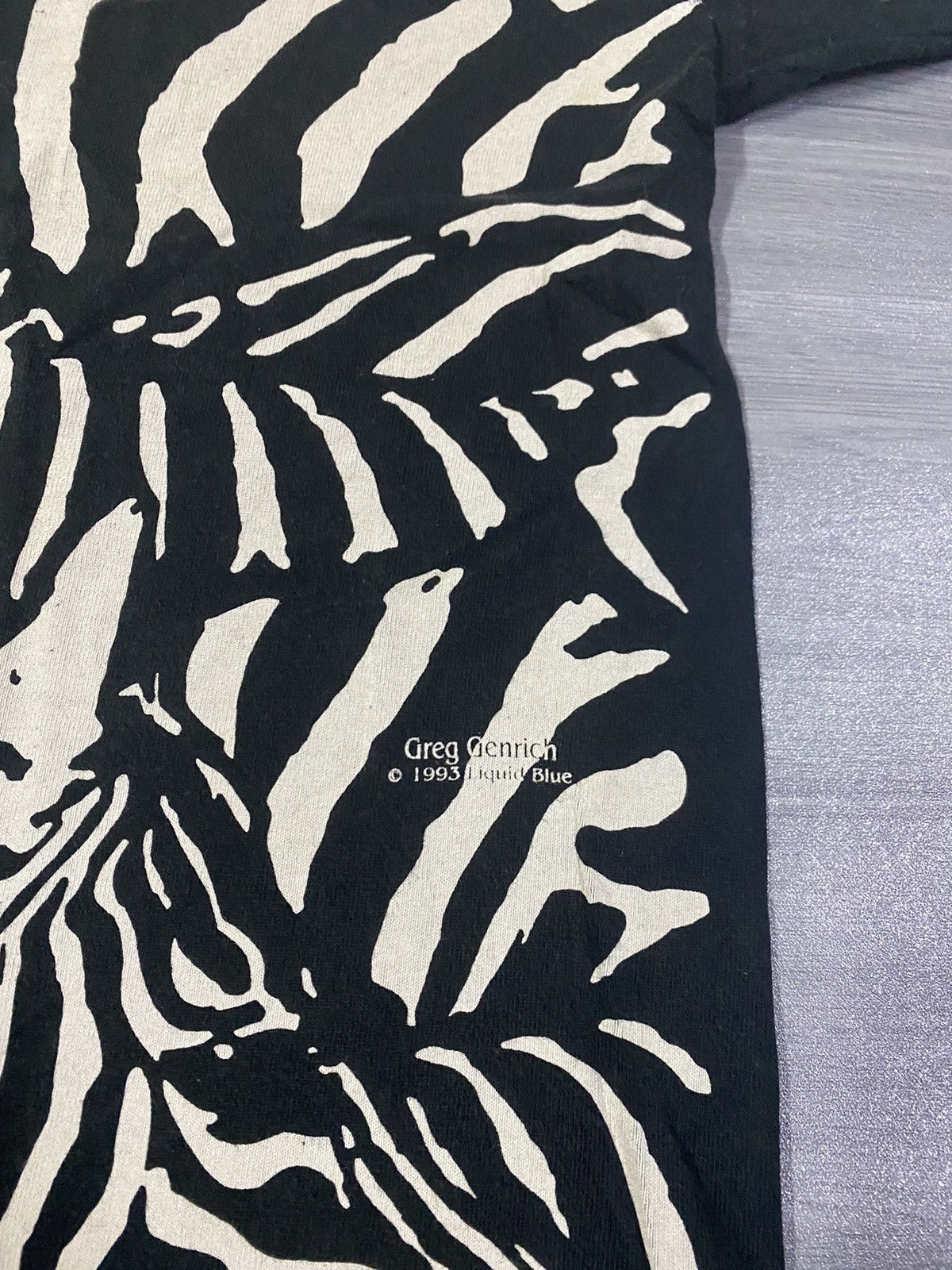 Liquid Blue Vintage 90s Liquid Blue Zebra All Over Print T-Shirt 1993 Size US L / EU 52-54 / 3 - 7 Thumbnail