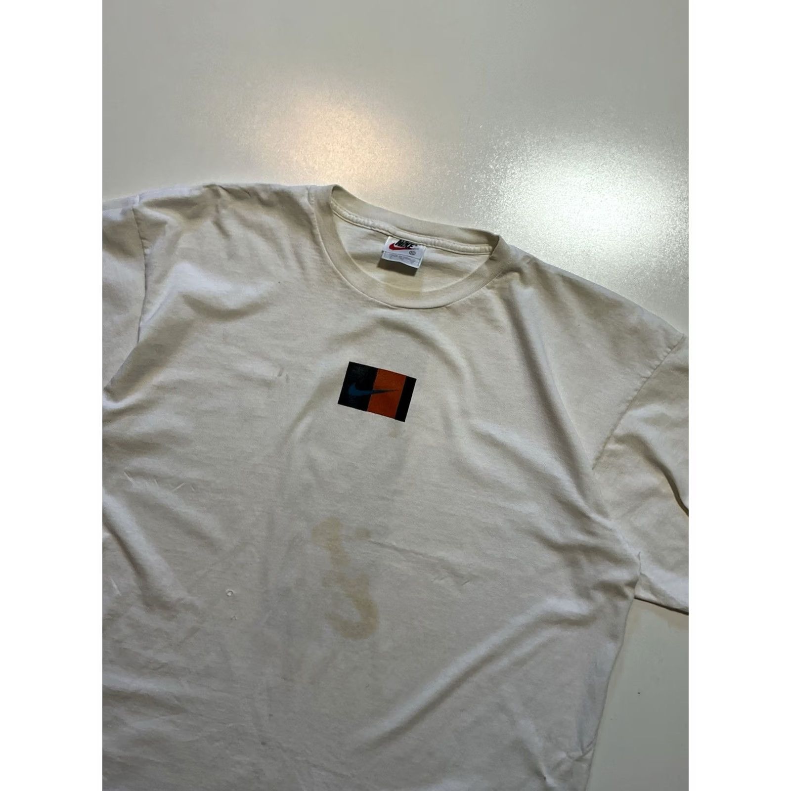 Nike VINTAGE Nike Box Logo Center Swoosh Check Logo Graphic White S/S T-Shirt XL Mens 90s Size US XL / EU 56 / 4 - 4 Thumbnail