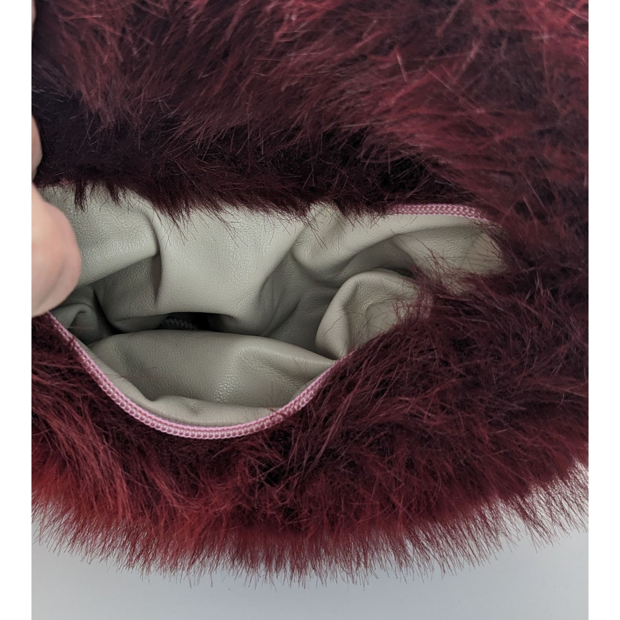 Other Faux Fur Burgundy Plush Handbag Size ONE SIZE - 7 Thumbnail